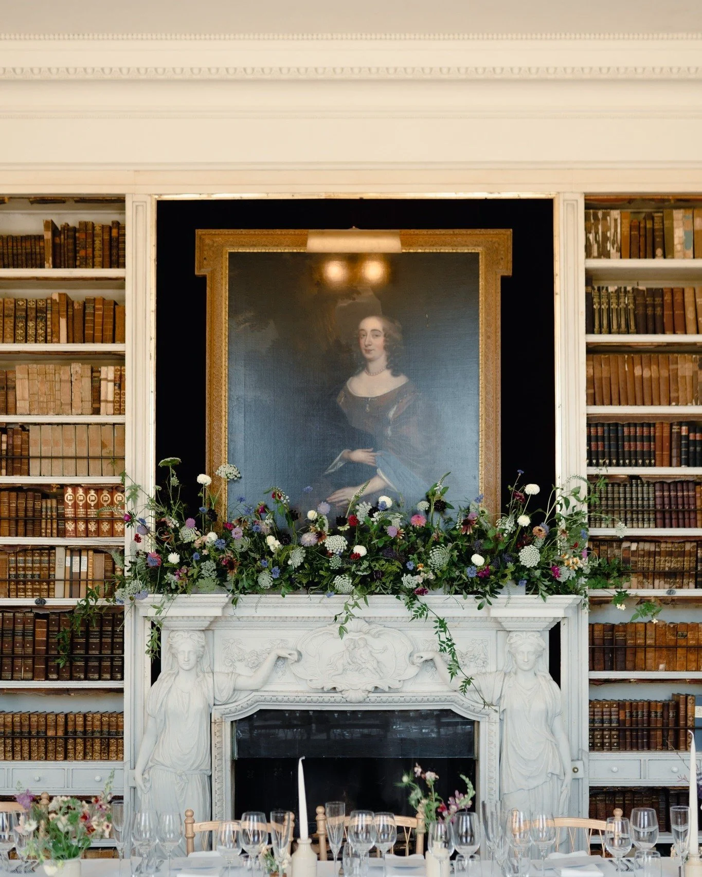 St Giles' mantles are just crying out to be decorated. Can't believe this was back in 2022 when got to decorate not one but two for C &amp;J.

captured by @rebeccasearlephotography
Makeup @stephaniechristymakeup
Hair @nathanjasztal
Dress @carolinetak