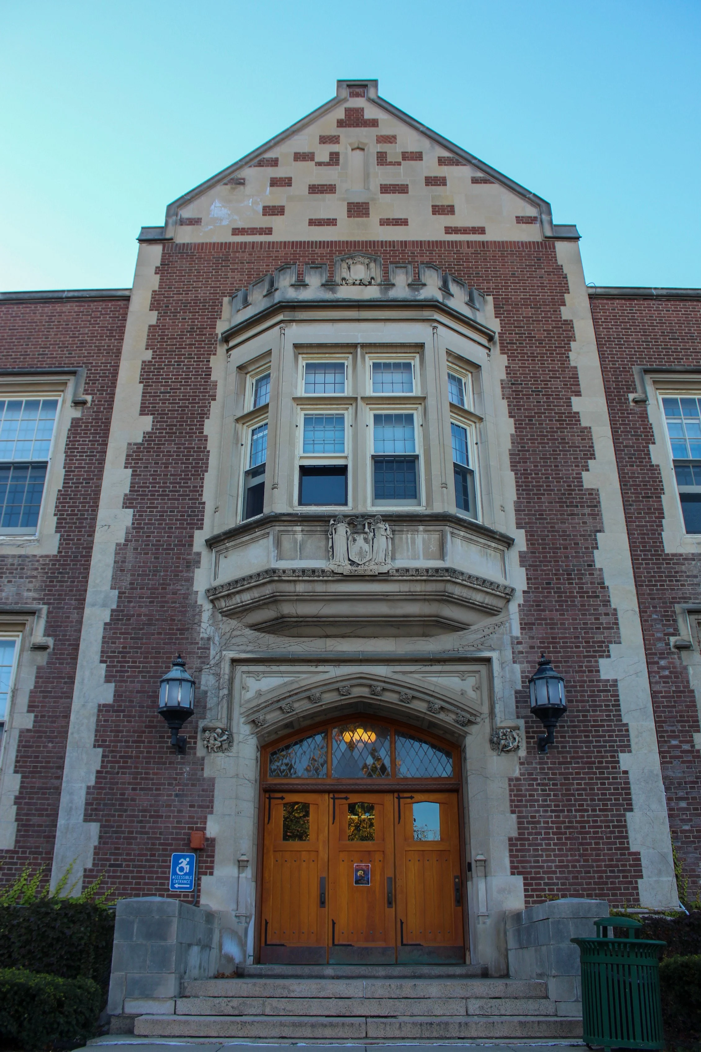 English honor society to host event to decorate Welles Hall for Halloween