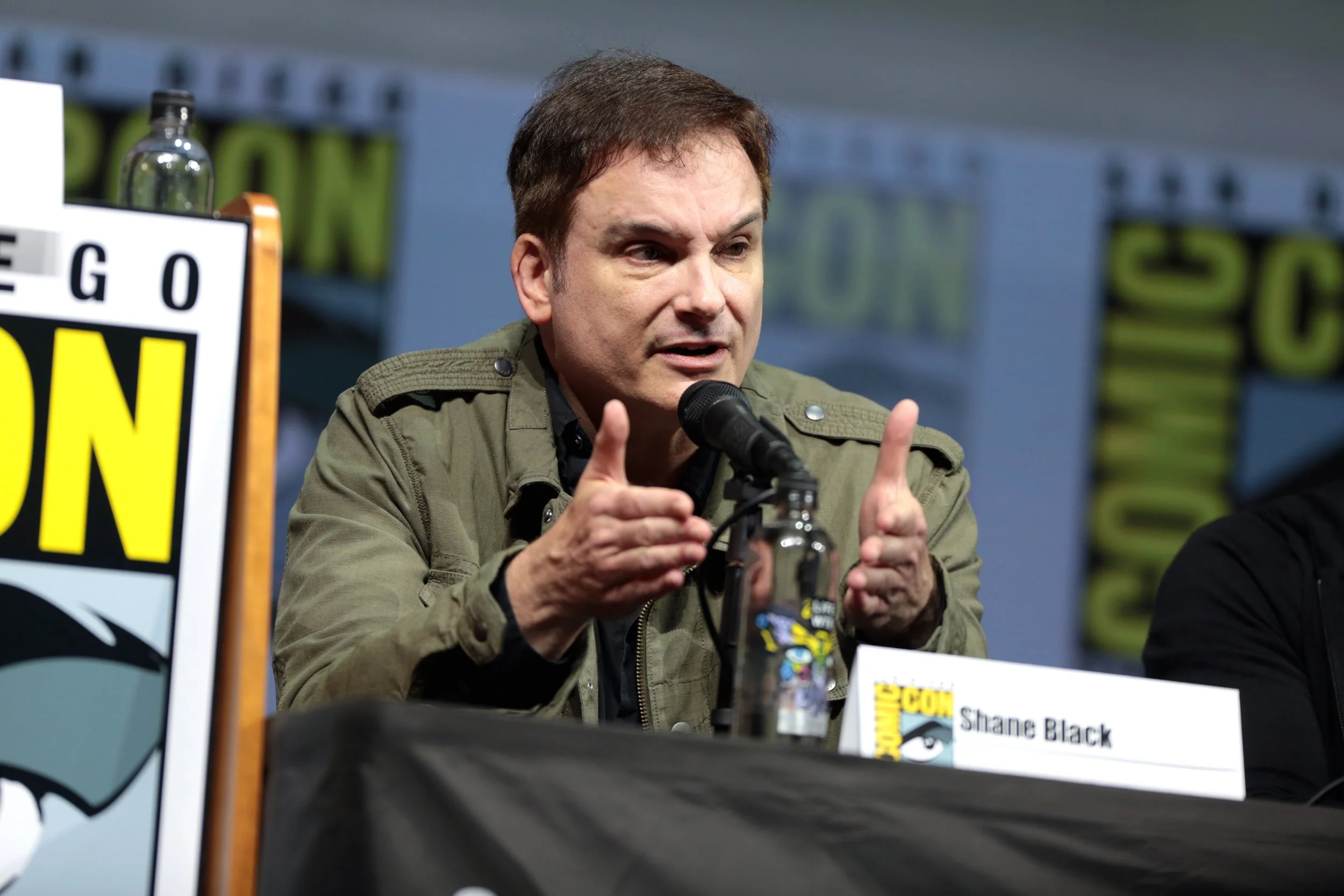 Shane Black: Christmas as a thematic backdrop