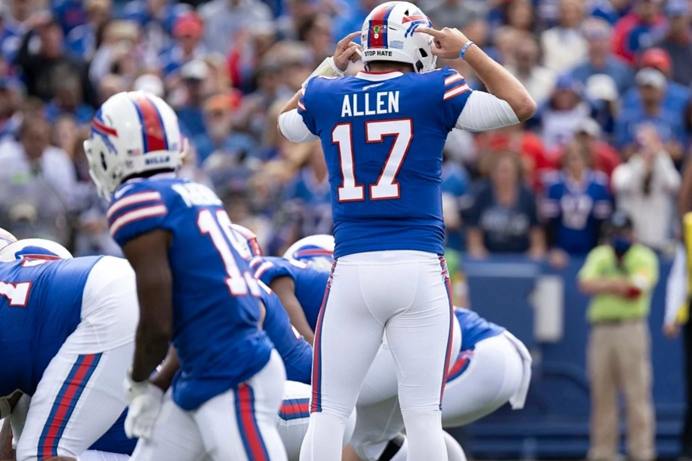 Buffalo takes care of Miami: Start season on fire