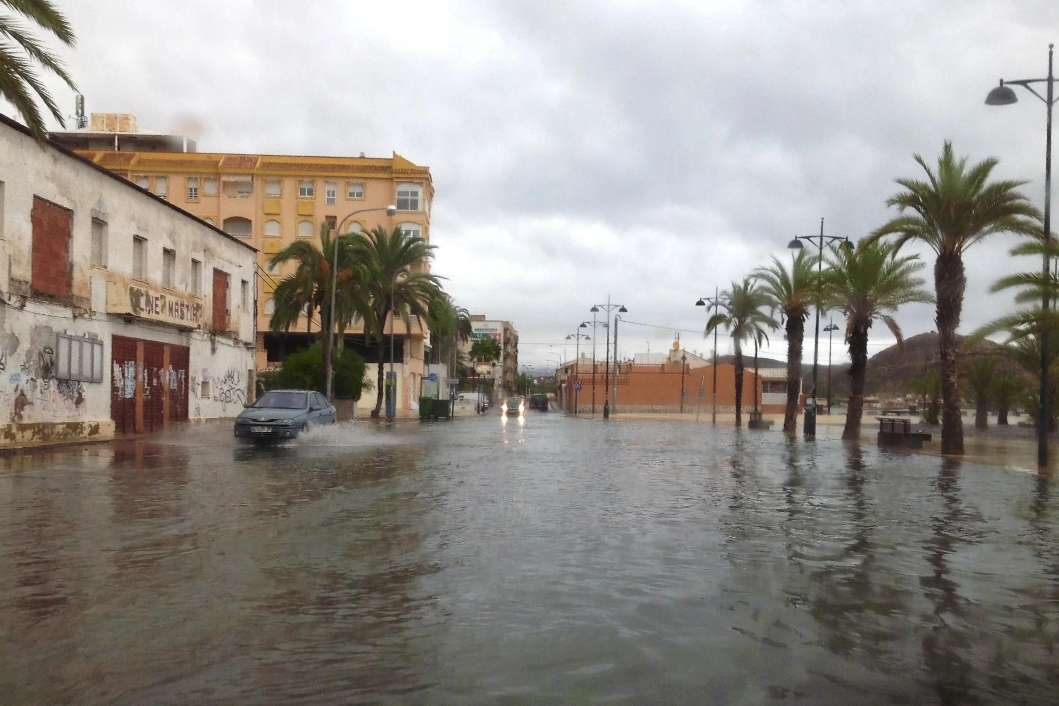 Destructive flooding in Spain: Numerous dead or missing following aid efforts