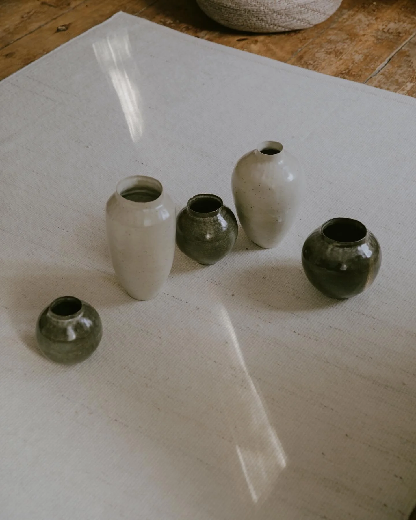 Glossy mossy marbles and flecked iron towers. Latest from the oven 🔥

#handbuiltceramics #slowmade