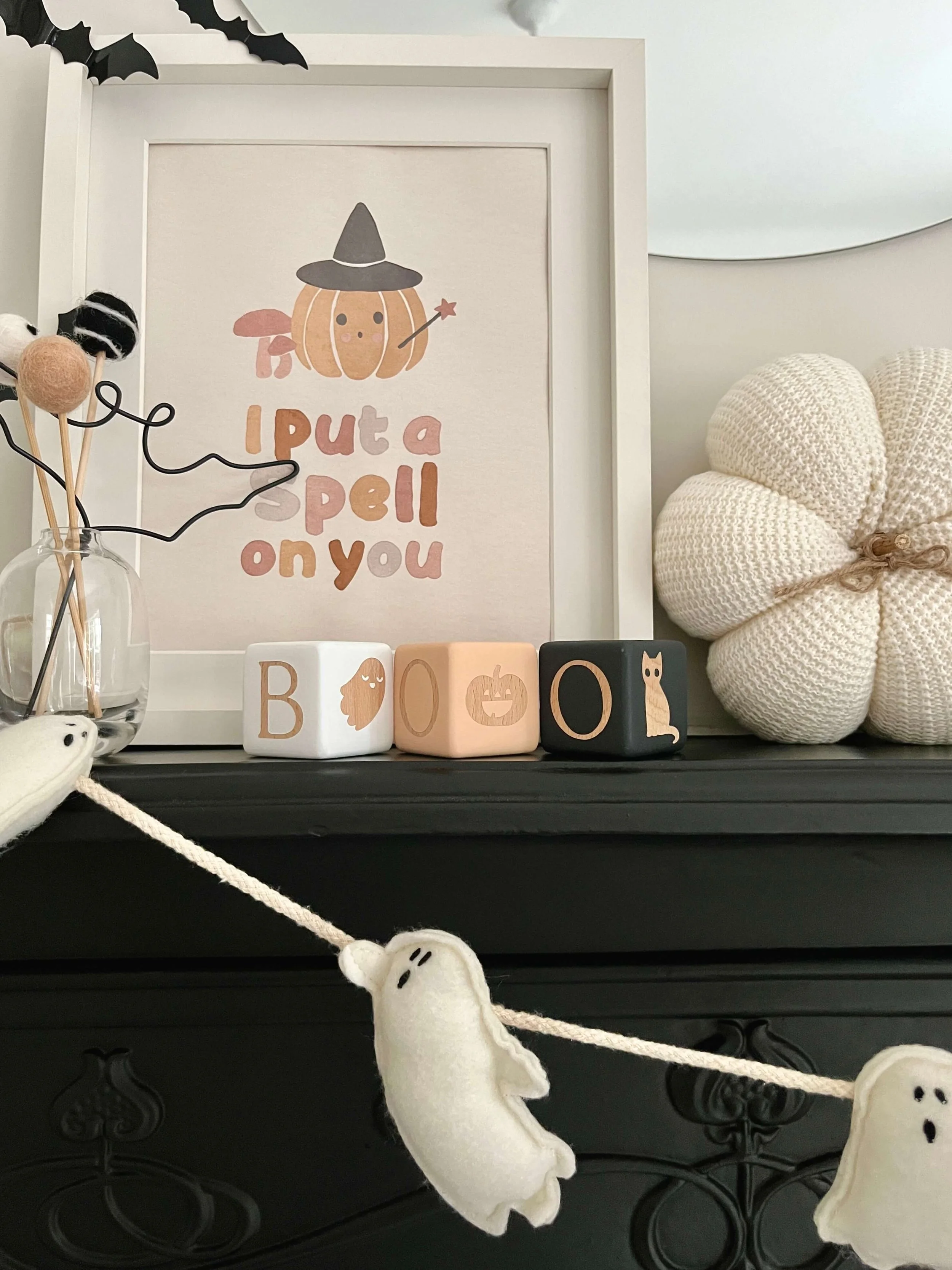 halloween shelf decor for kids bedroom