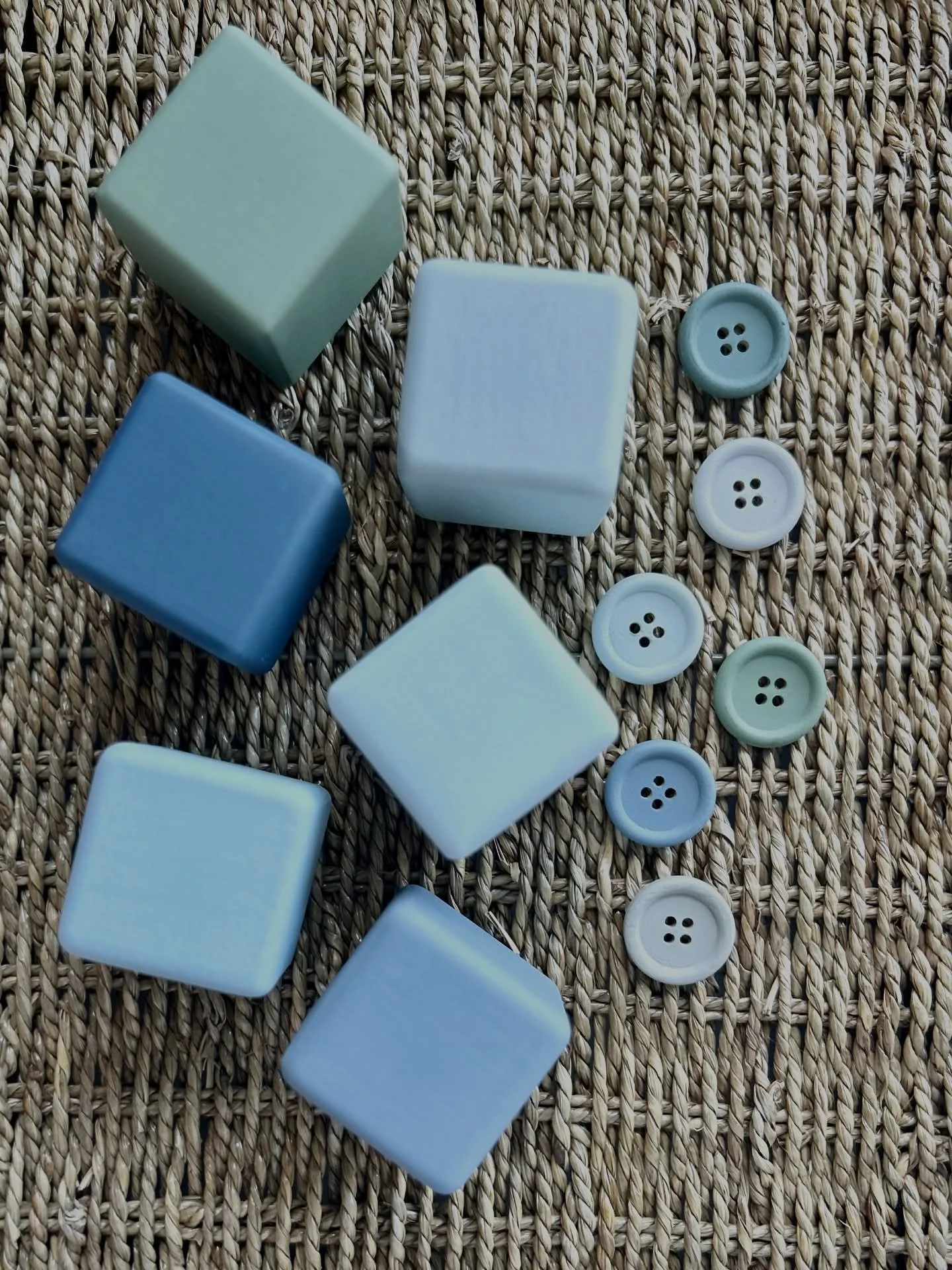 I love it when customers asks me to design a colour combination for them. If you need any help making decisions let me know - I&rsquo;m more than happy to help 💖
#babyshower #uniquebabygifts #handmadegifts #personaisedgifts #nameblocks