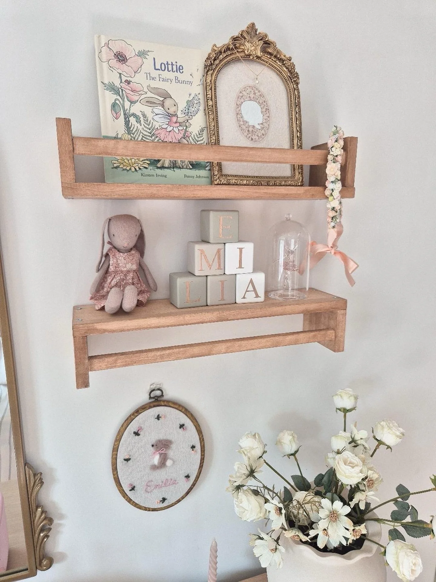 Thank you @home.by.the.stones for sharing your wonderful styled shelfie 💖
Little Berry Button Name Blocks look fabulous in Emilia&rsquo;s room xx 
Invest in timeless keepsakes and they will become your forever treasures 💫

#keepsakegifts #openended