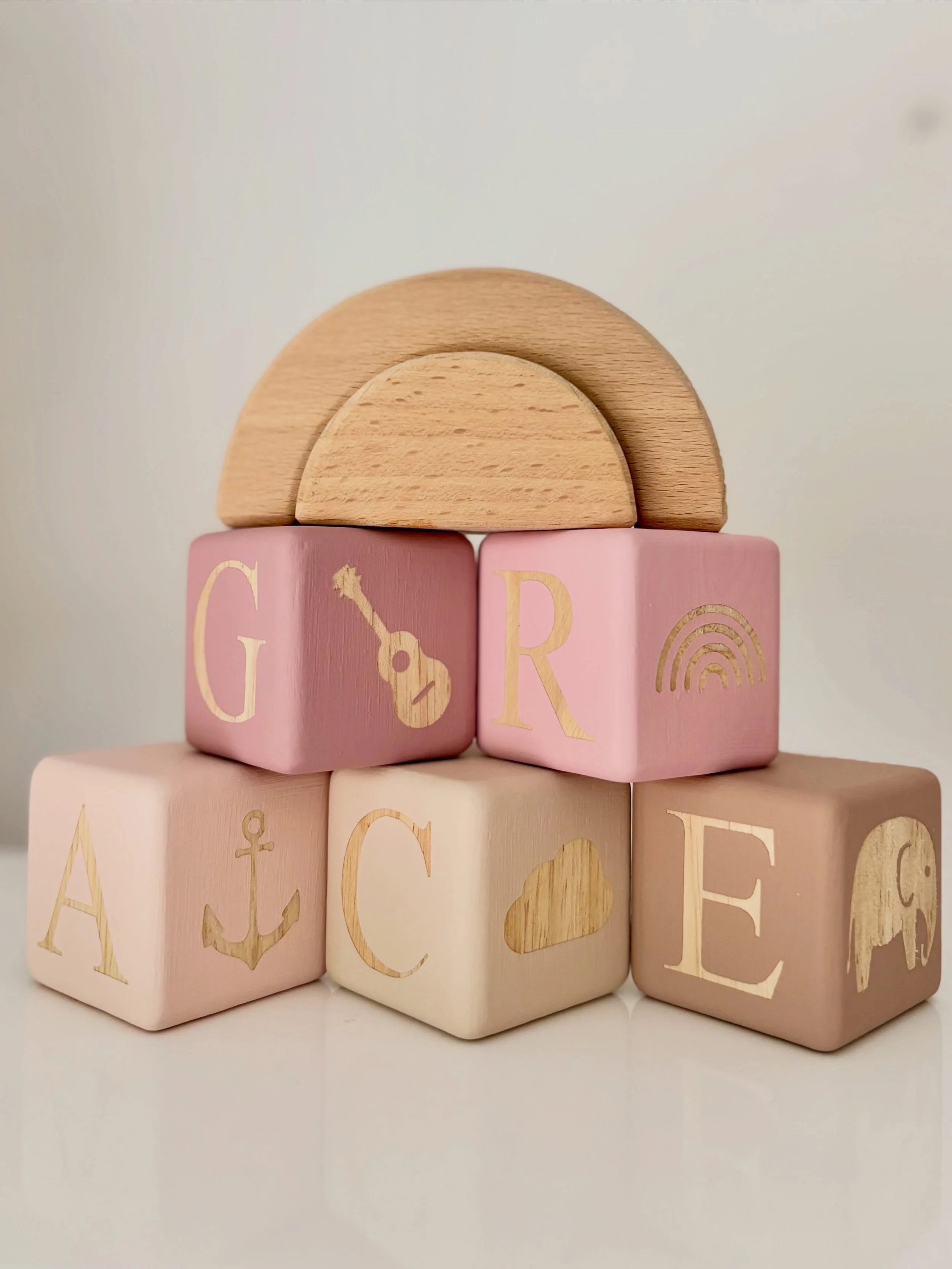 The British weather is scorching! As this is the hottest May on record here&rsquo;s 20% off to help cool you down 😁😁 Valid until the end of May. Use code MAY20
 
Classic Font Name Blocks with Illustrations. Rose, Ballet, Bare, Kitten and Blush 💫

