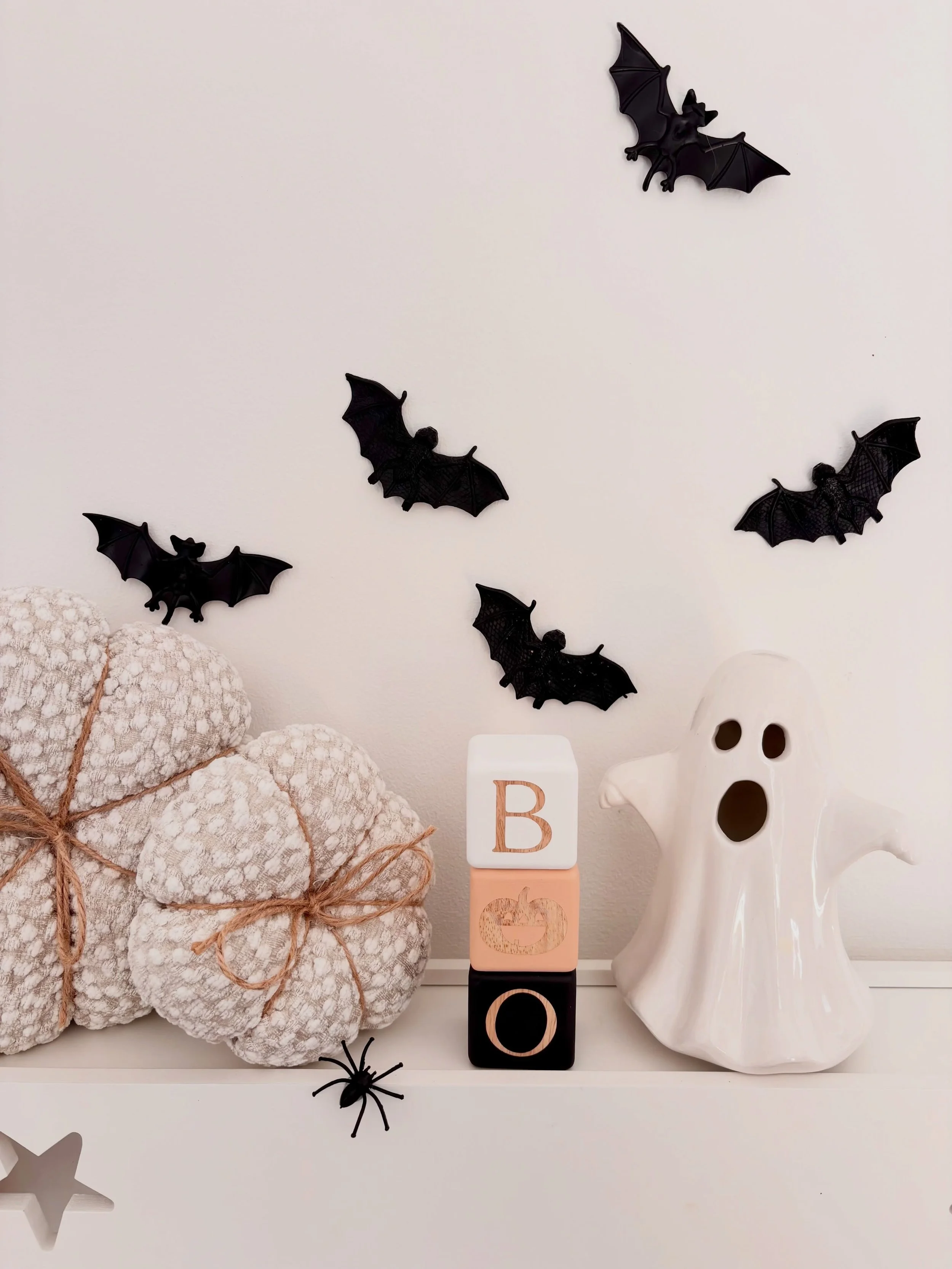 A little Halloween styling for your nursery 🖤

#littleberrybutton #halloweendecorations #nurserydecor #boo #handmadegifts