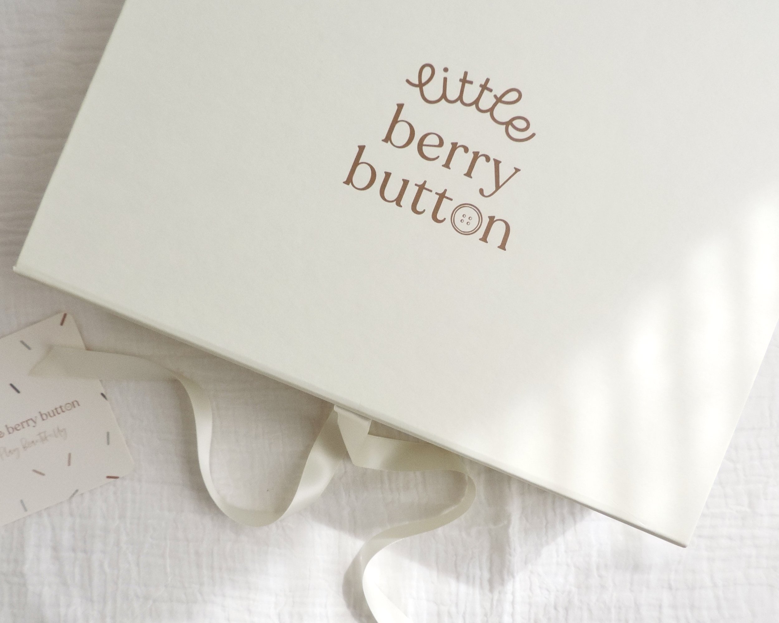 little-berry-button-gift-box.jpg