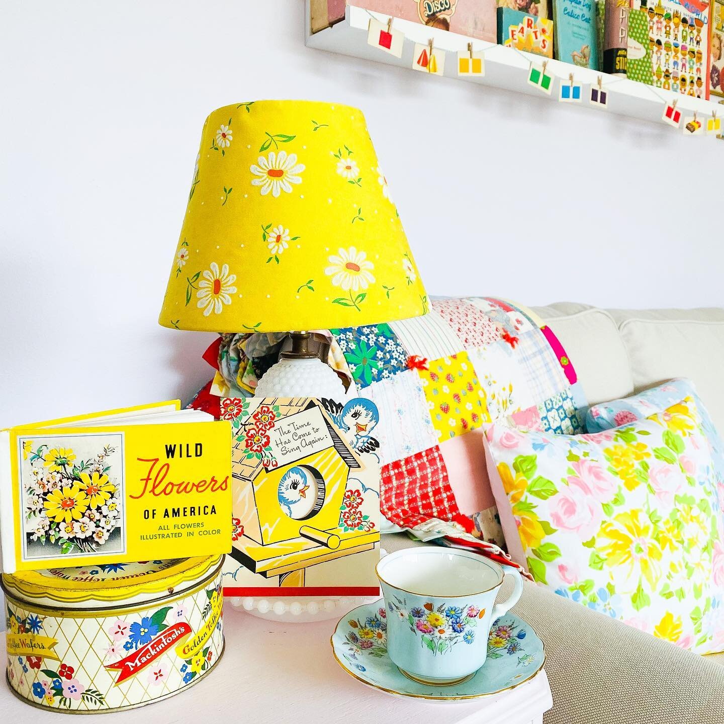 I did my lampshade makeover a few weeks ago and I&rsquo;m even more in love with them! Every time I walk in my living room the pop of yellow makes me smile ☀️ I have a new blog post today with the step by step of how I recovered my lampshades. I hope