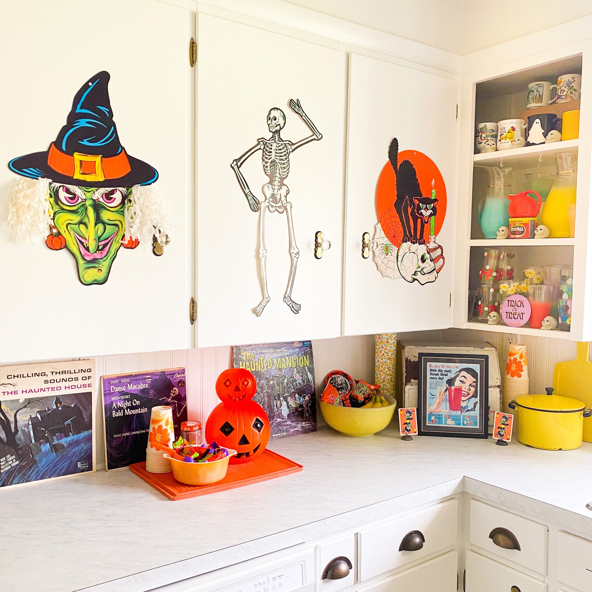 Vintage Halloween kitchen decoations