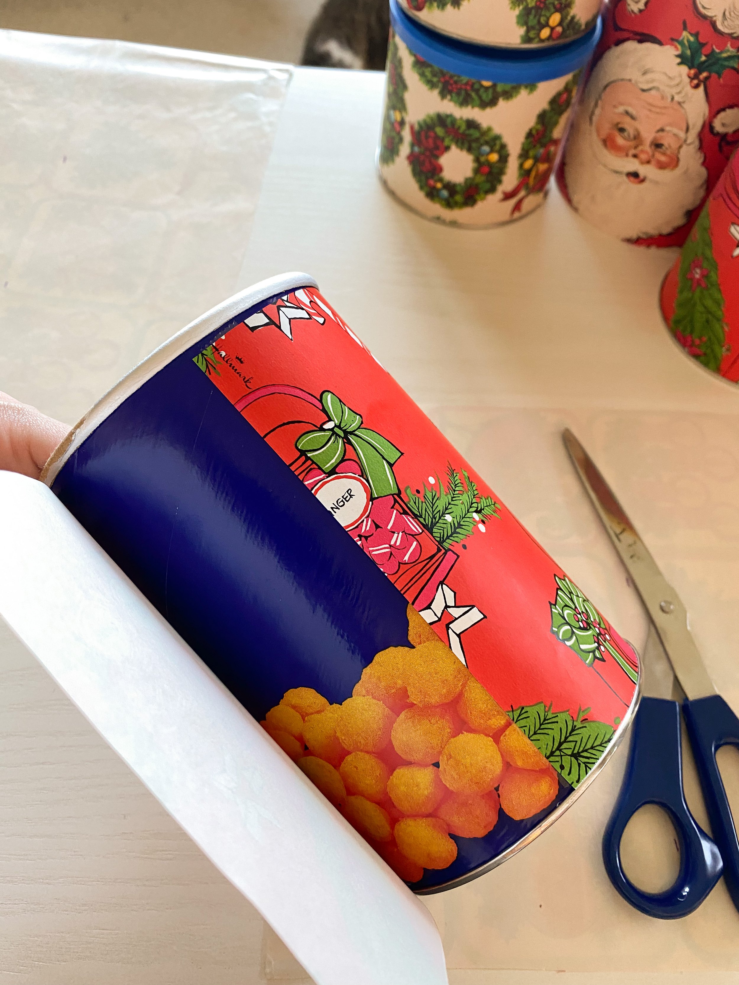 Make Christmas gifts out of trash