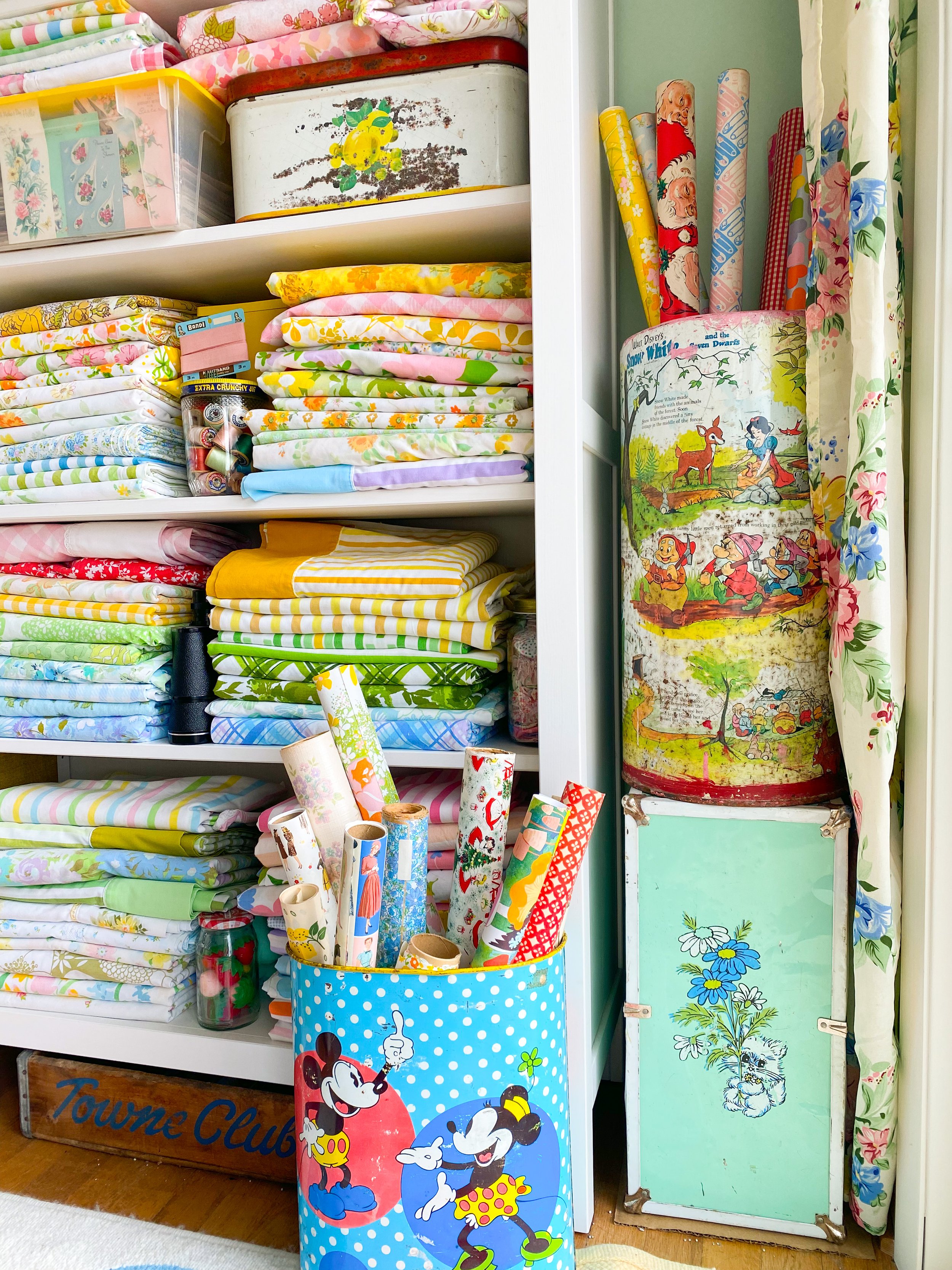 9 Vintage Items To Use & Repurpose As Storage For Home