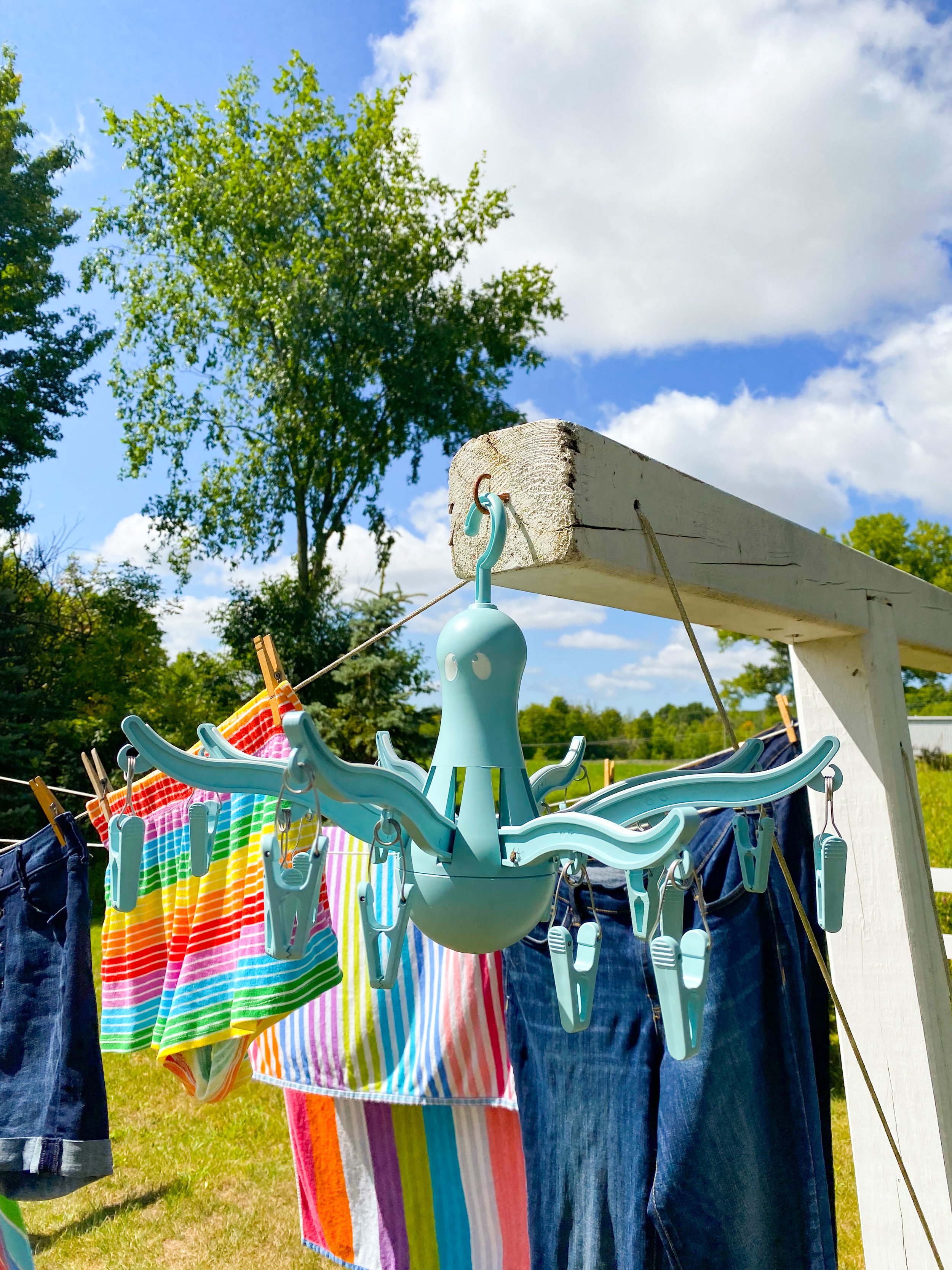 How to Line Dry Clothes and Why You Should - Retro Housewife Goes