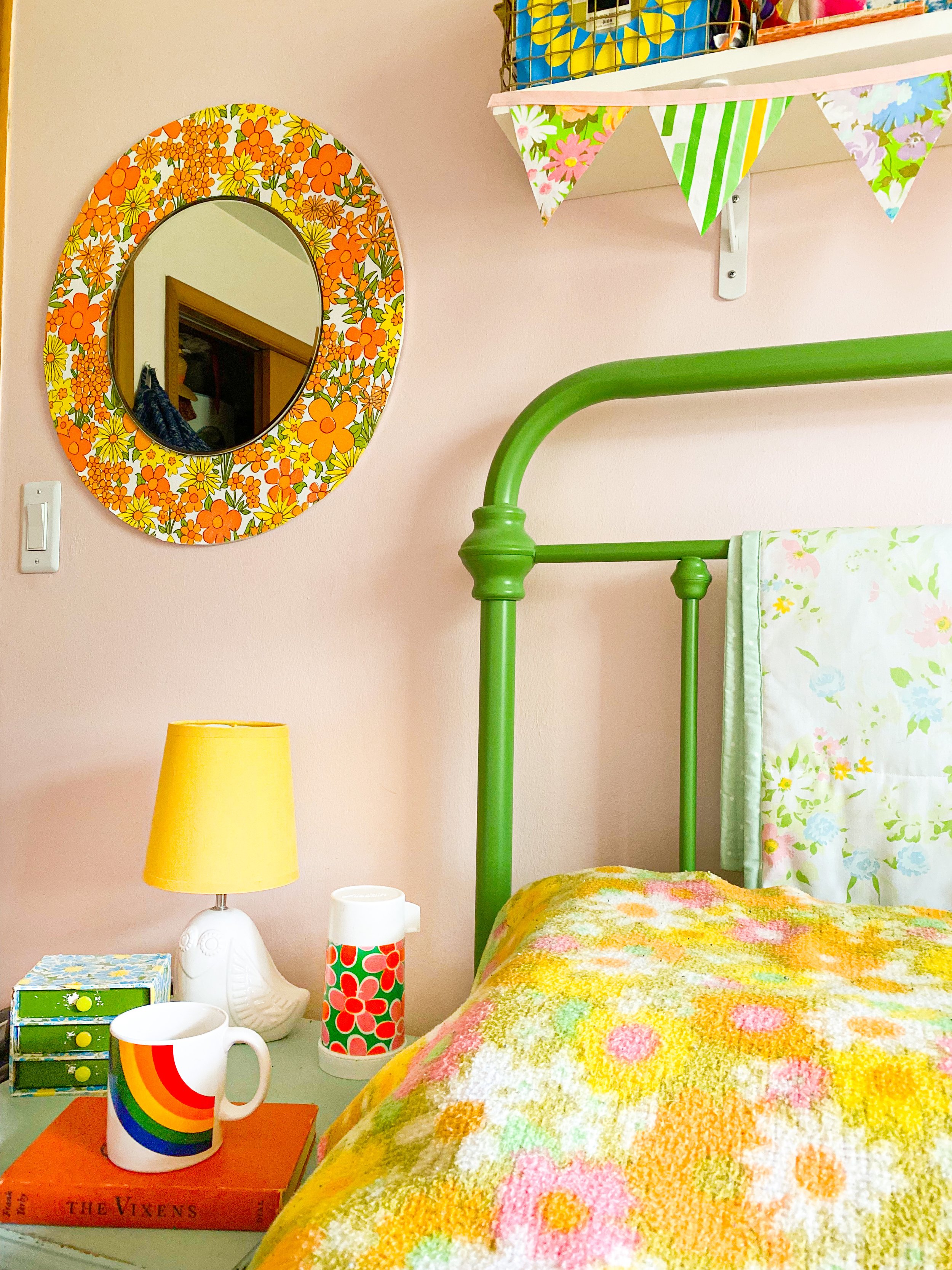 DIY Round Mirror Flower Makeover Using Vintage Wallpaper — Emily Retro -  Vintage and DIY Home Design
