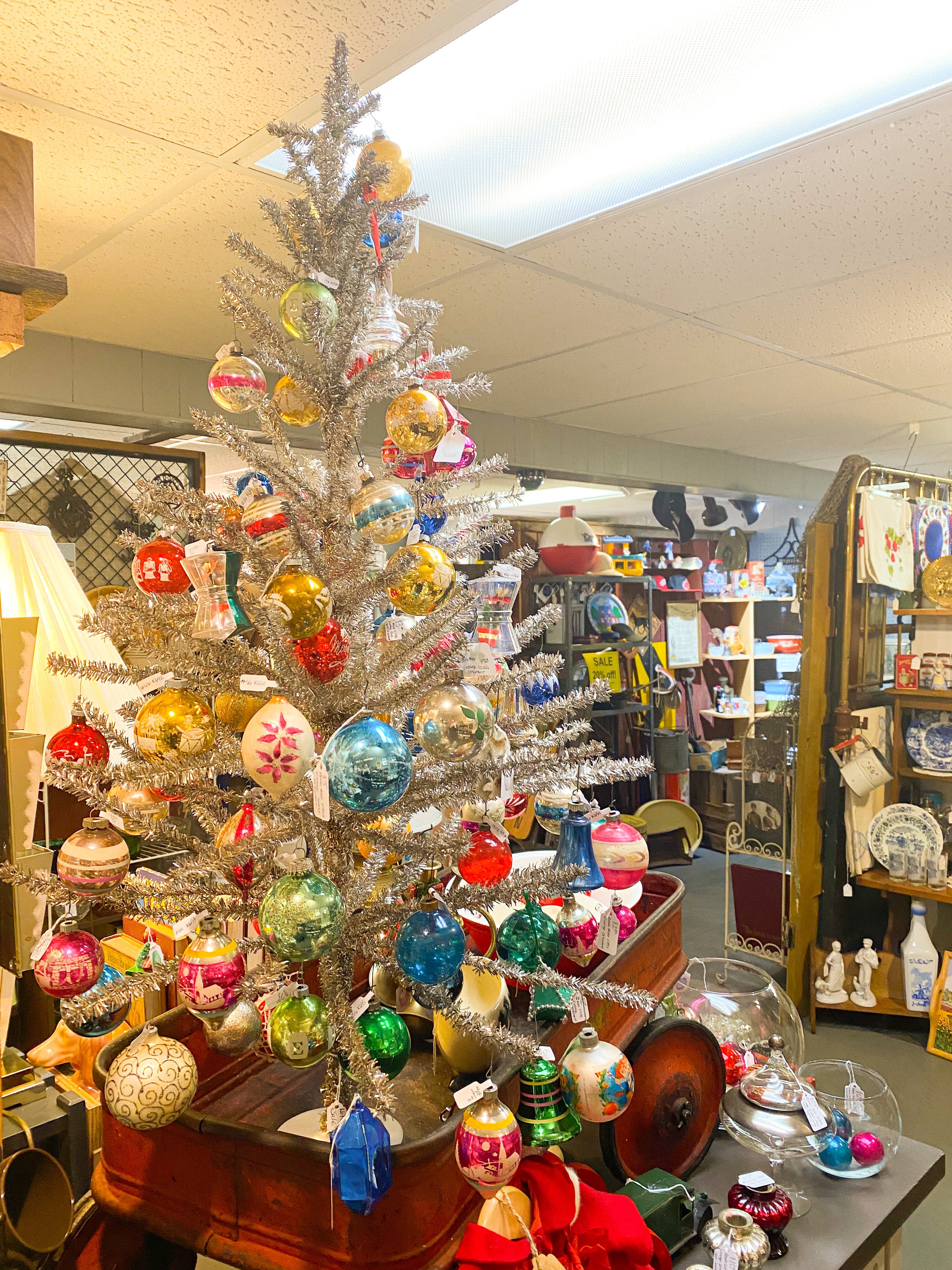 Valuable Vintage Christmas Ornaments and Collectibles to Look for in Antique  Shops and Attics