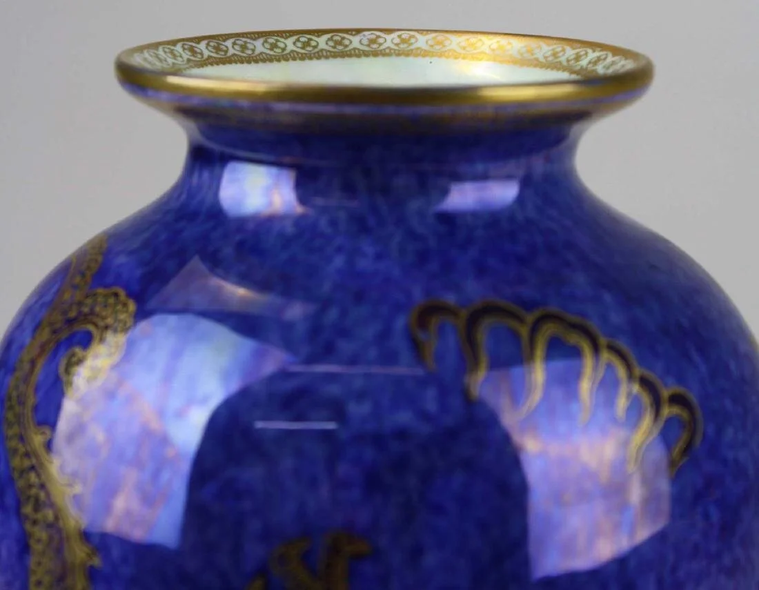 8 Pair Failyland Lustre Dragon Vase 7.jpg