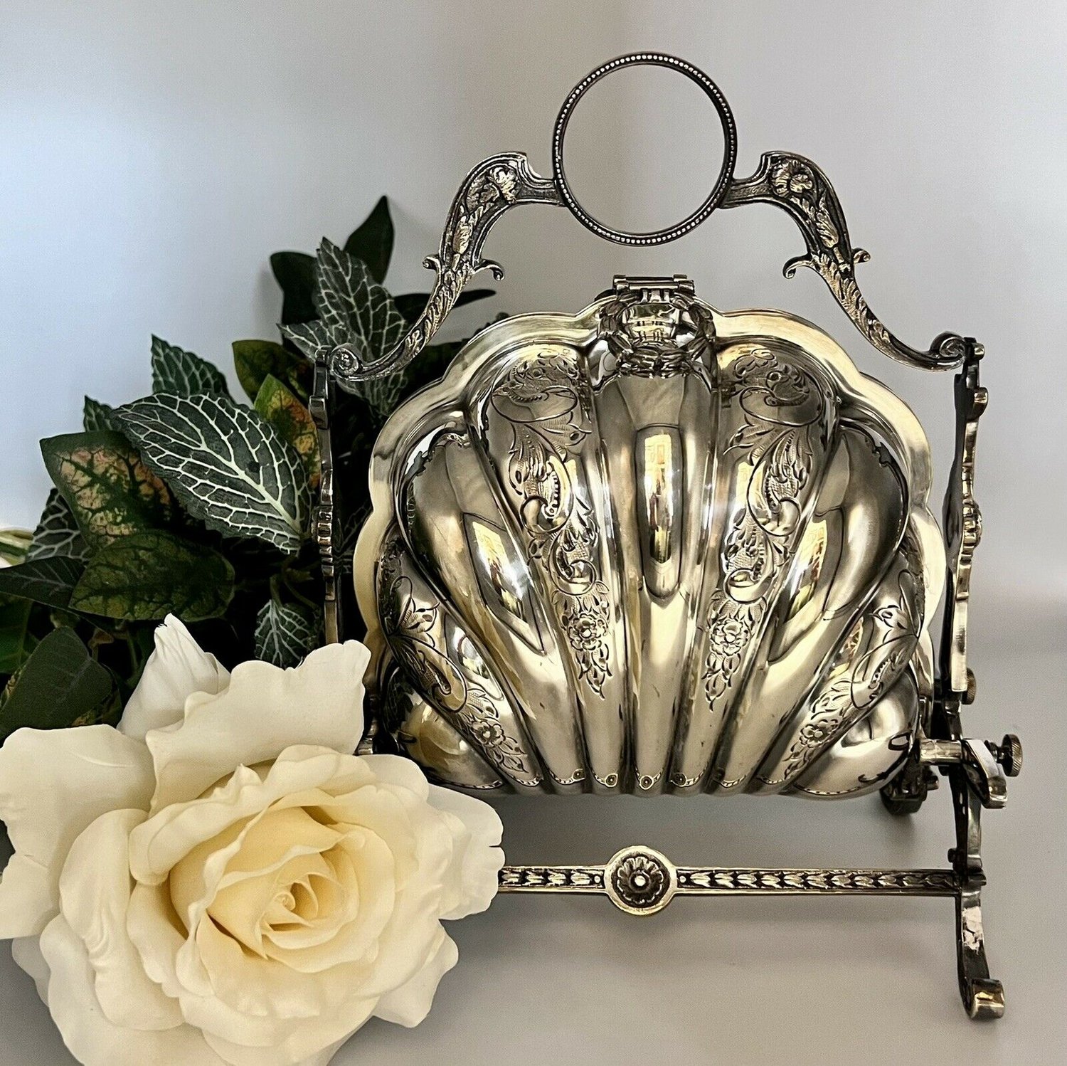 Gorgeous Sheffield, IFS, Silver-Plated Toast/Muffin Warmer - Main Image