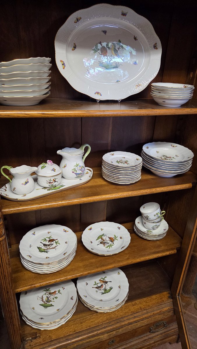 HEREND Rothschild Bird 66 Piece Hand Painted Porcelain Set Birds Playing with Pearls