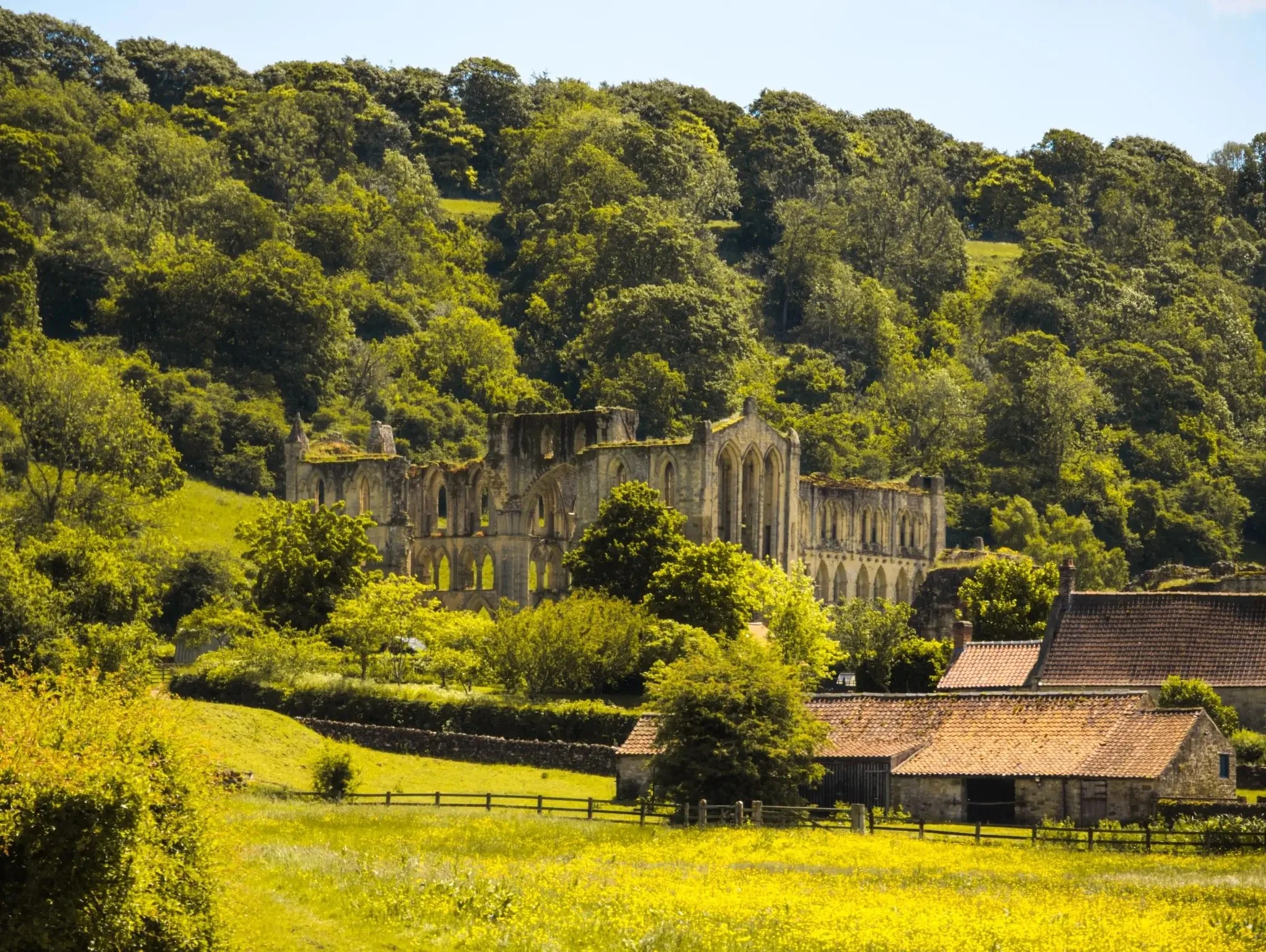 Helmsley Castle &amp; Rievaulx Abbey Loop