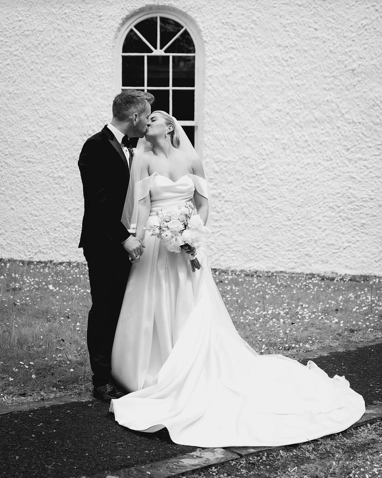 Caoimhe & Joey Candid Dreamers Wedding Photography Cloughjordan House Documentary Wedding Photogrpahy -325.jpg