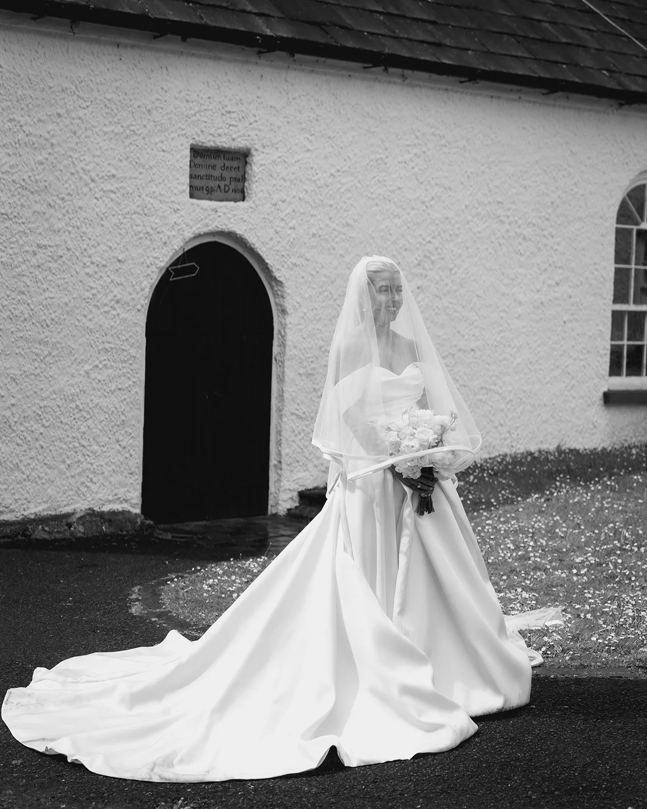 Caoimhe & Joey Candid Dreamers Wedding Photography Cloughjordan House Documentary Wedding Photogrpahy -335.jpg