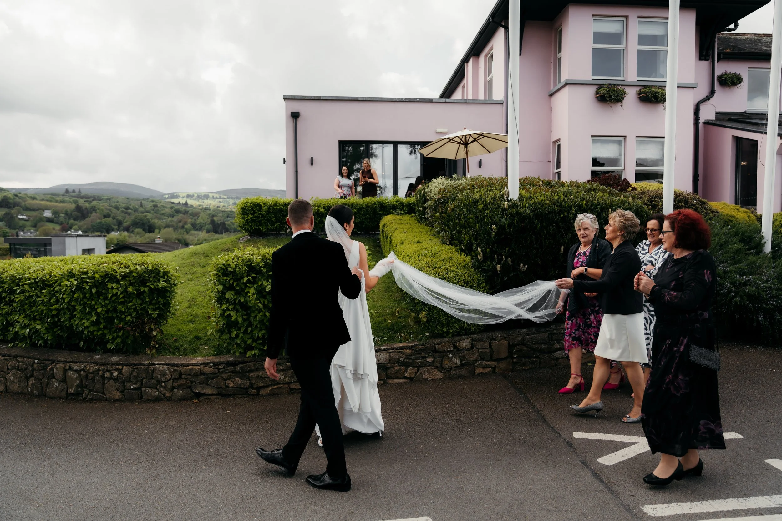 Niamh & Darren Lakeside Candid Dreamers Wedding Photography-53.jpg