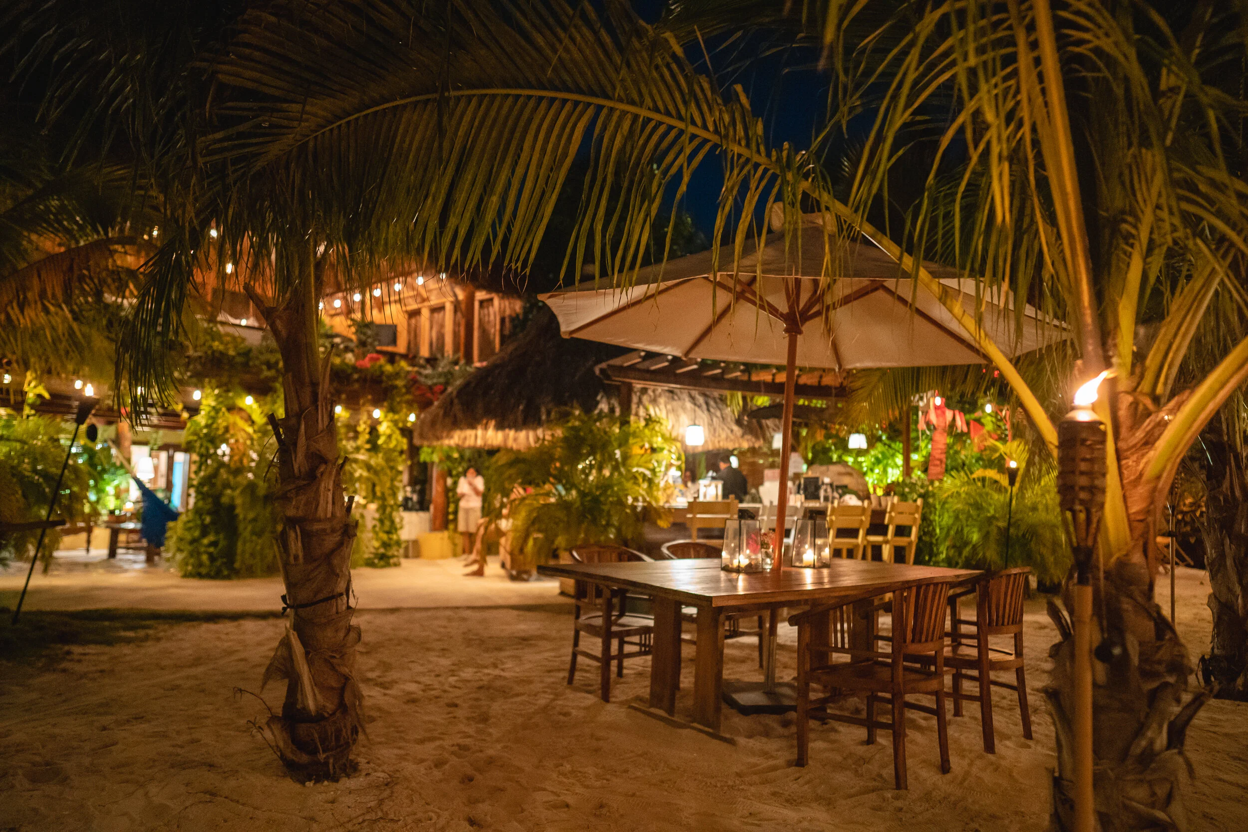 Restaurant tables-33.jpg
