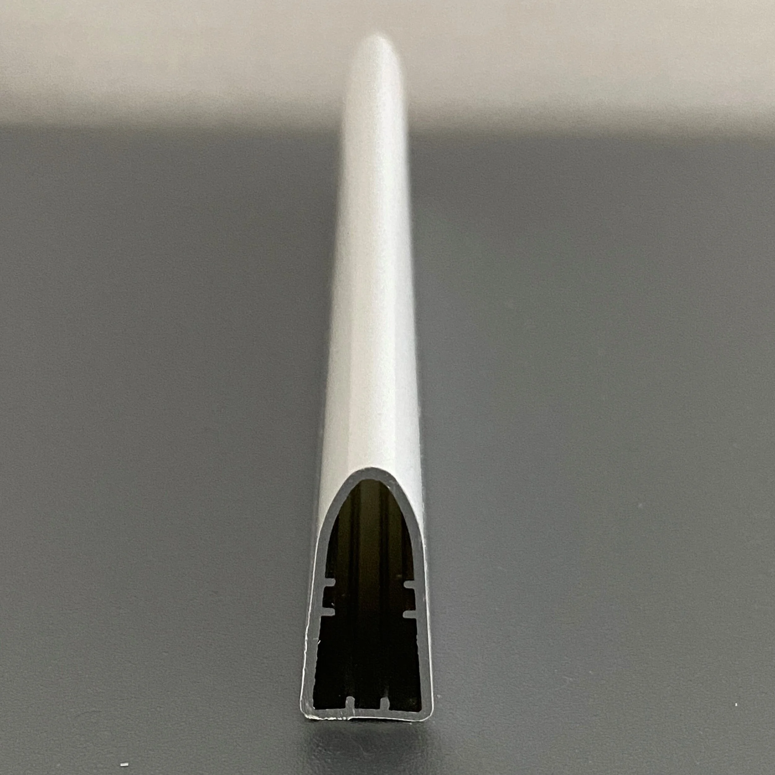 HI-BR06 Bottom Rail - Light Wt.