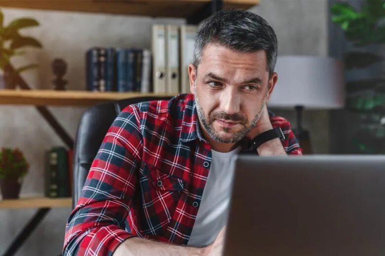 10 Chiropractic Tricks for Reducing Tech Neck in the Digital Age