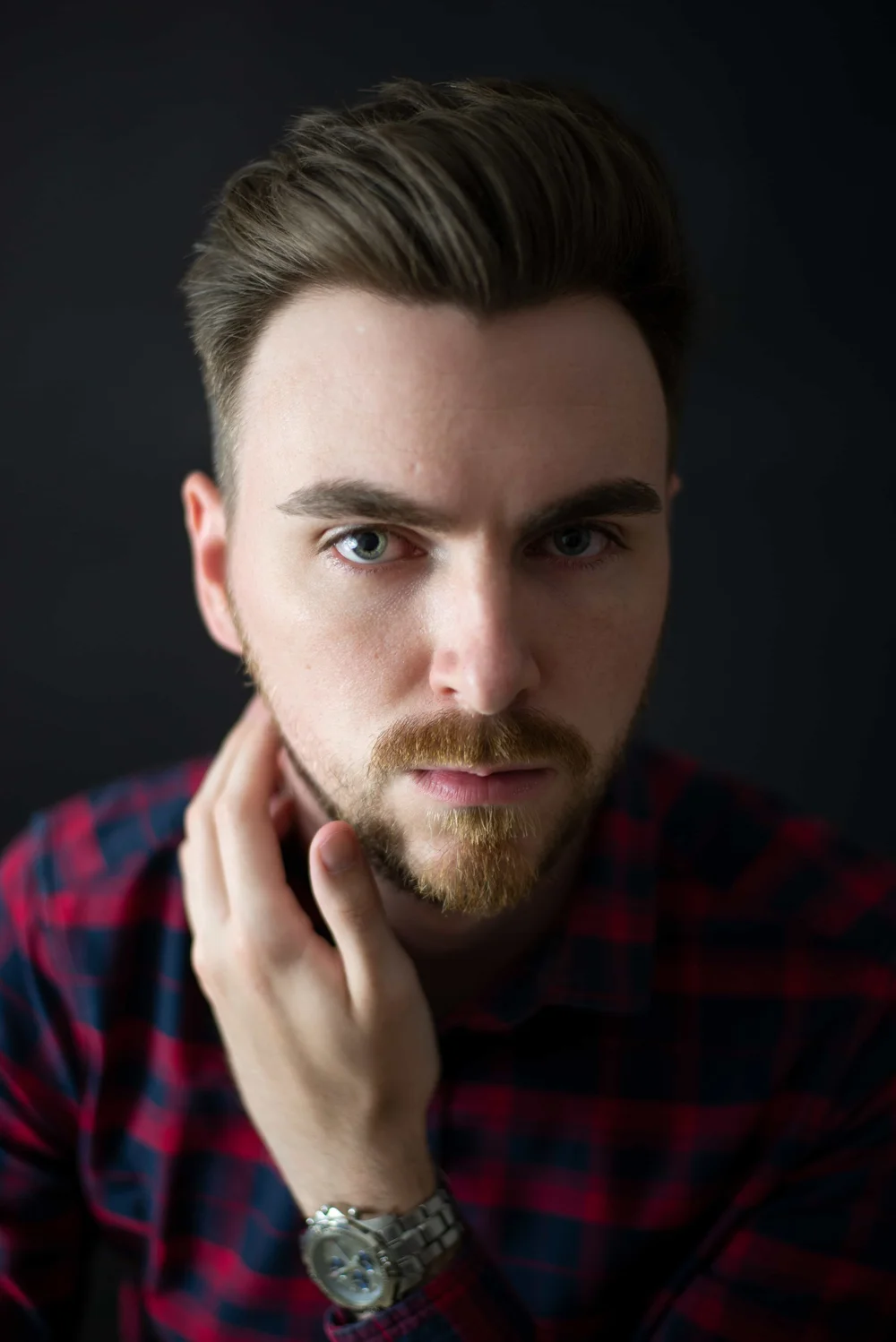 Portrait homme barbu aux yeux bleus