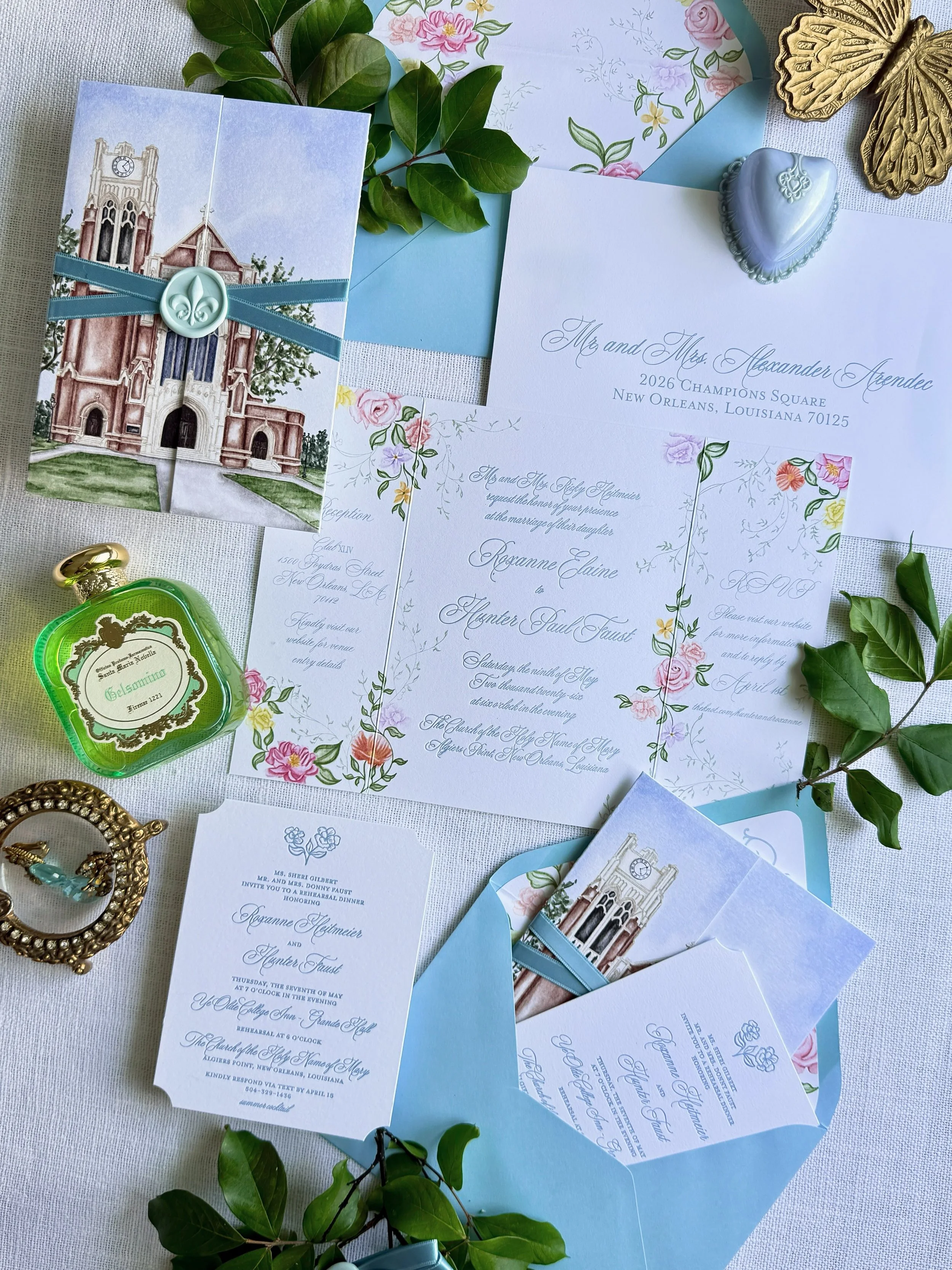 Hand-picked florals. The perfect shade of blue. A historic venue. Pillowy letterpress. Just a few of my favorite things that made their way into Roxanne and Hunter&rsquo;s suite🥰