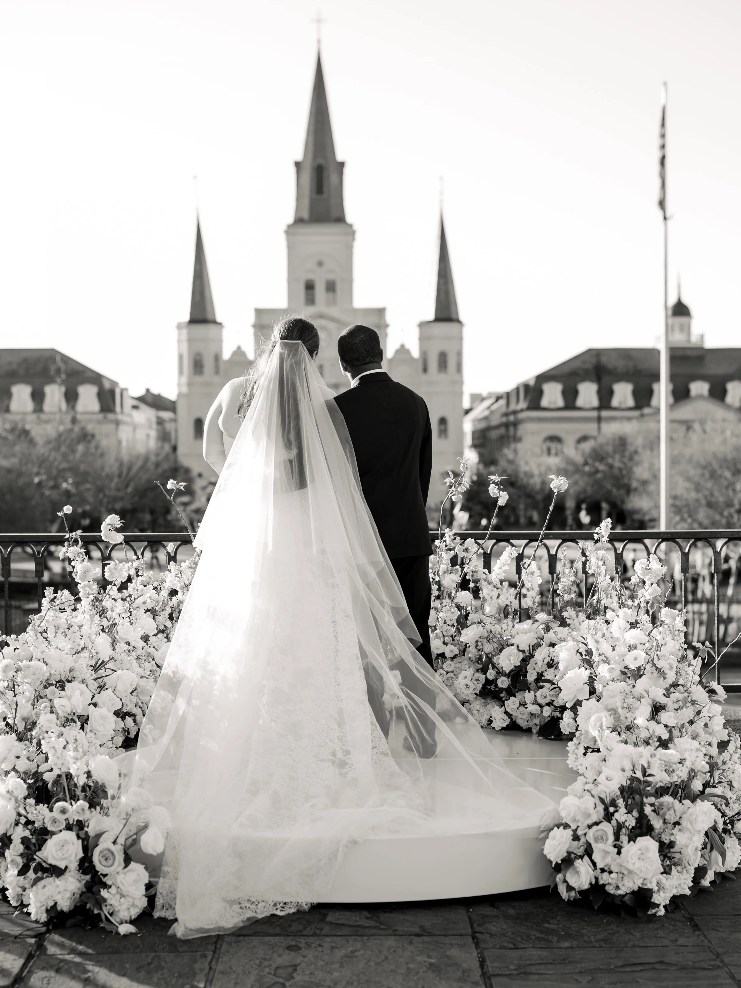 Location, location, location! I don&rsquo;t think you can beat this open air &ldquo;venue&rdquo;. 

Jackson Square, in the heart of New Orleans, made for an unforgettable ceremony with a view that you just can&rsquo;t stop staring at. It set the tone