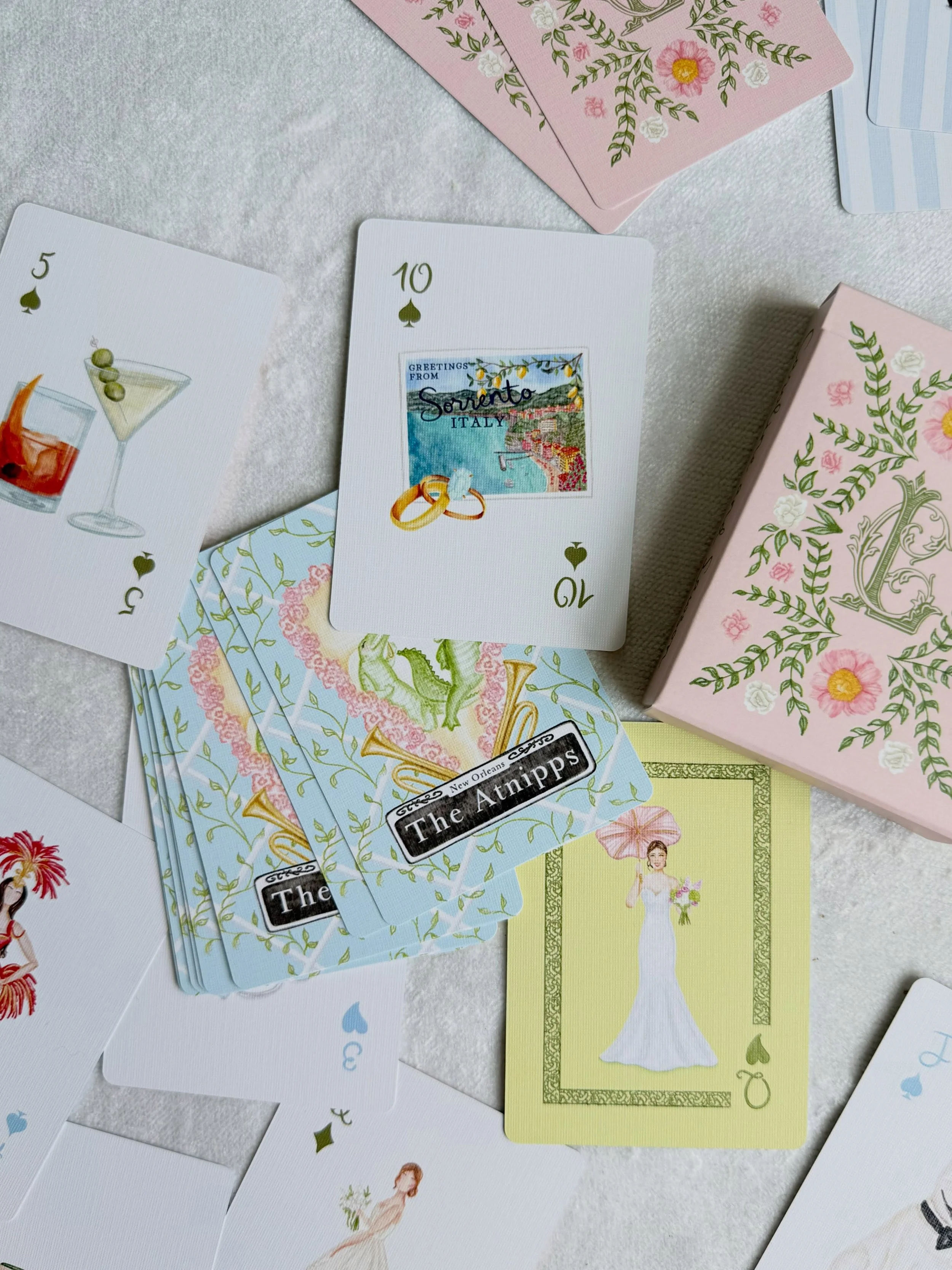 The custom playing card obsession lives on🃏 

Y&rsquo;all can&rsquo;t get enough of these (and I don&rsquo;t blame you). They&rsquo;re such a fun keepsake, and 100% guaranteed to end up in your guests&rsquo; suit pocket or bag before the night is th
