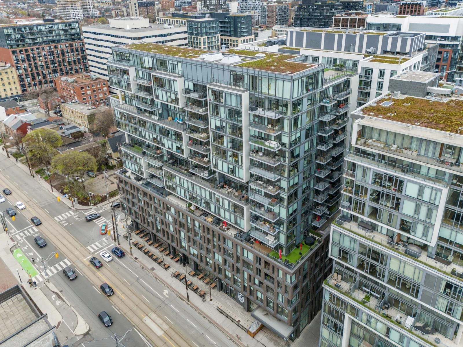 28. 1502-111 Bathurst St-64.jpg