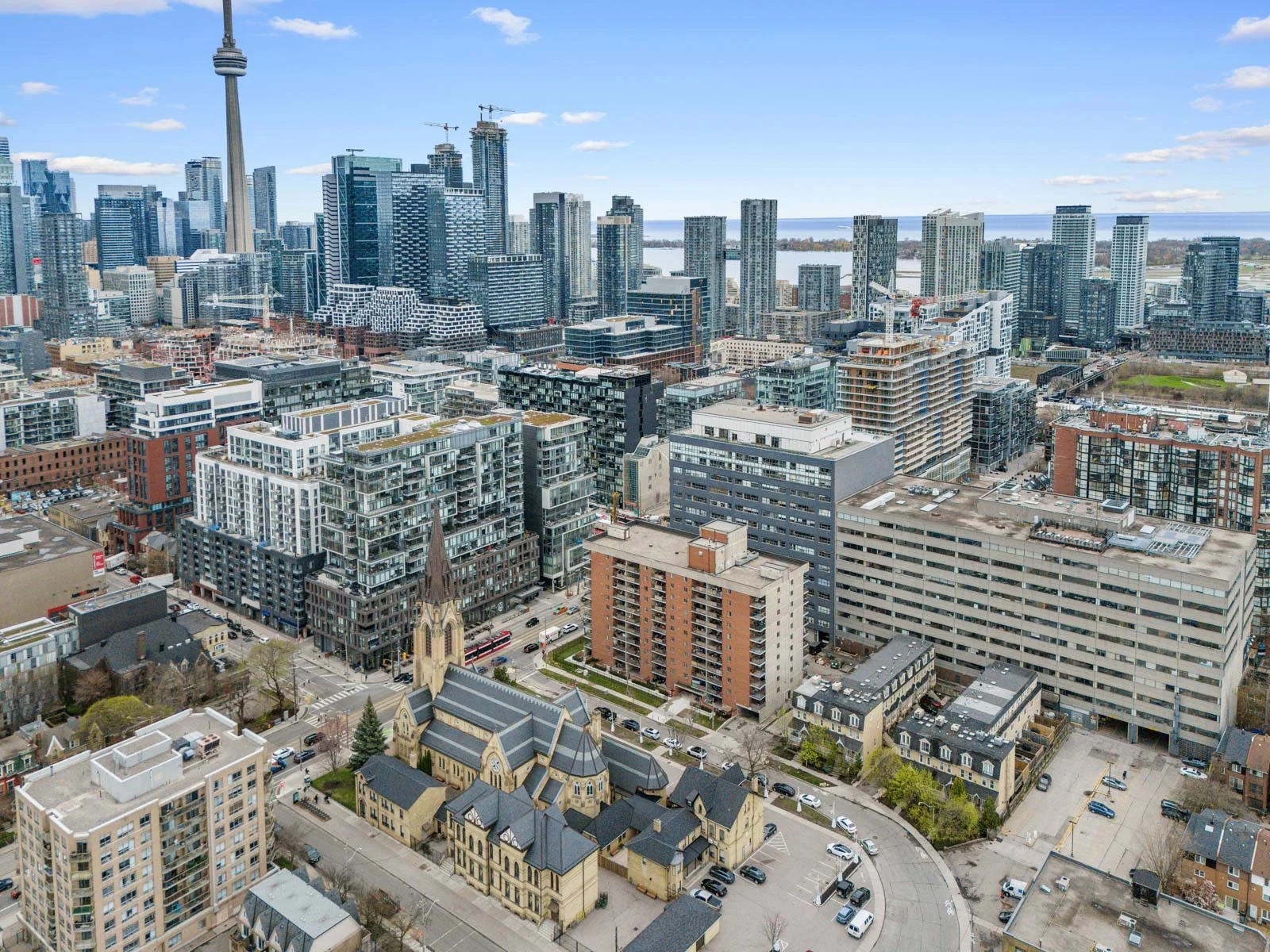 29. 1502-111 Bathurst St-65.jpg