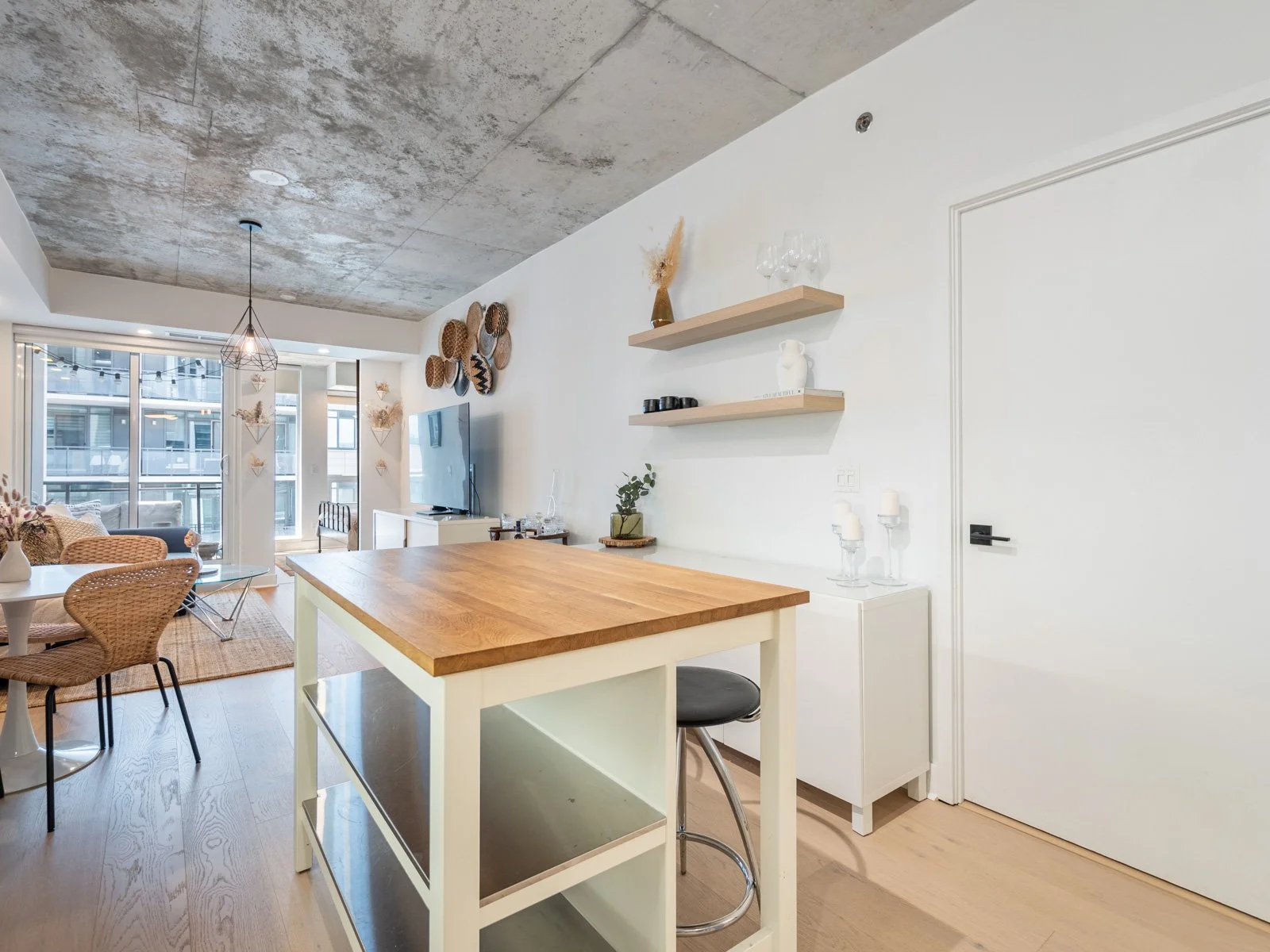 404-20 Gladstone Avenue-19.jpg