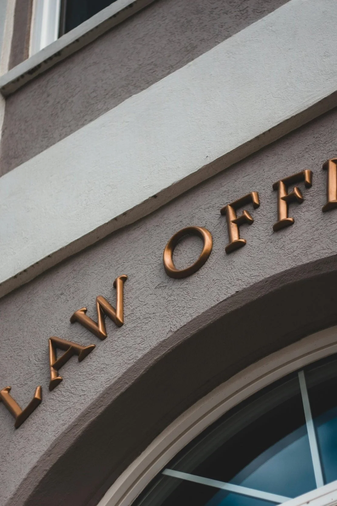 The Role of Real Estate Lawyers in Toronto’s Property Transactions