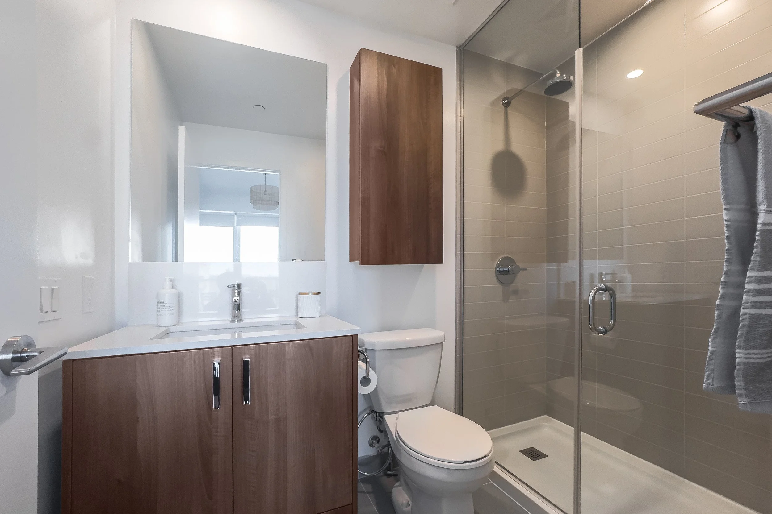 13. 422_1787_St Clair W_MLS23 (1).jpg