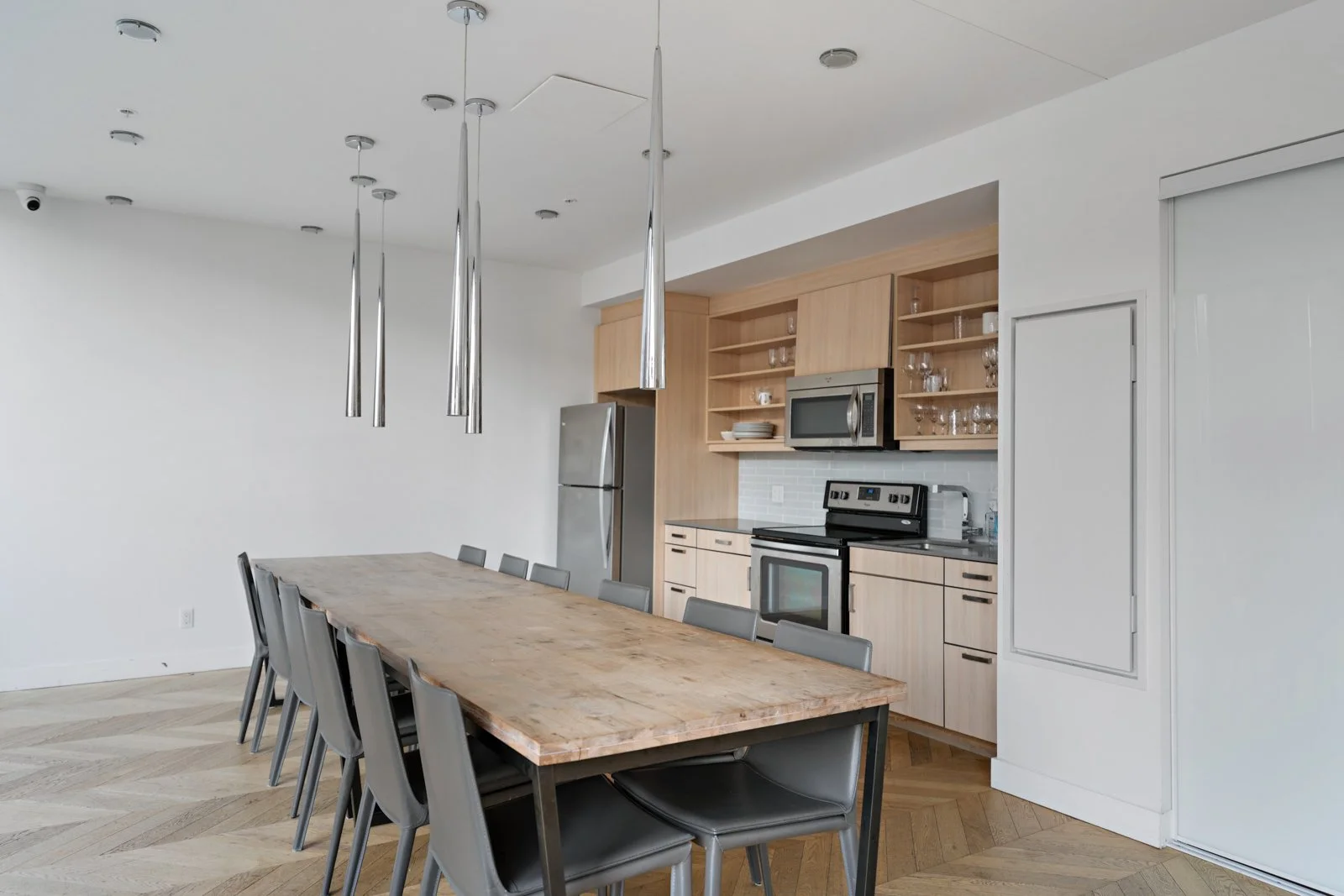 18. 402-36 Howard Park Ave-55.jpg