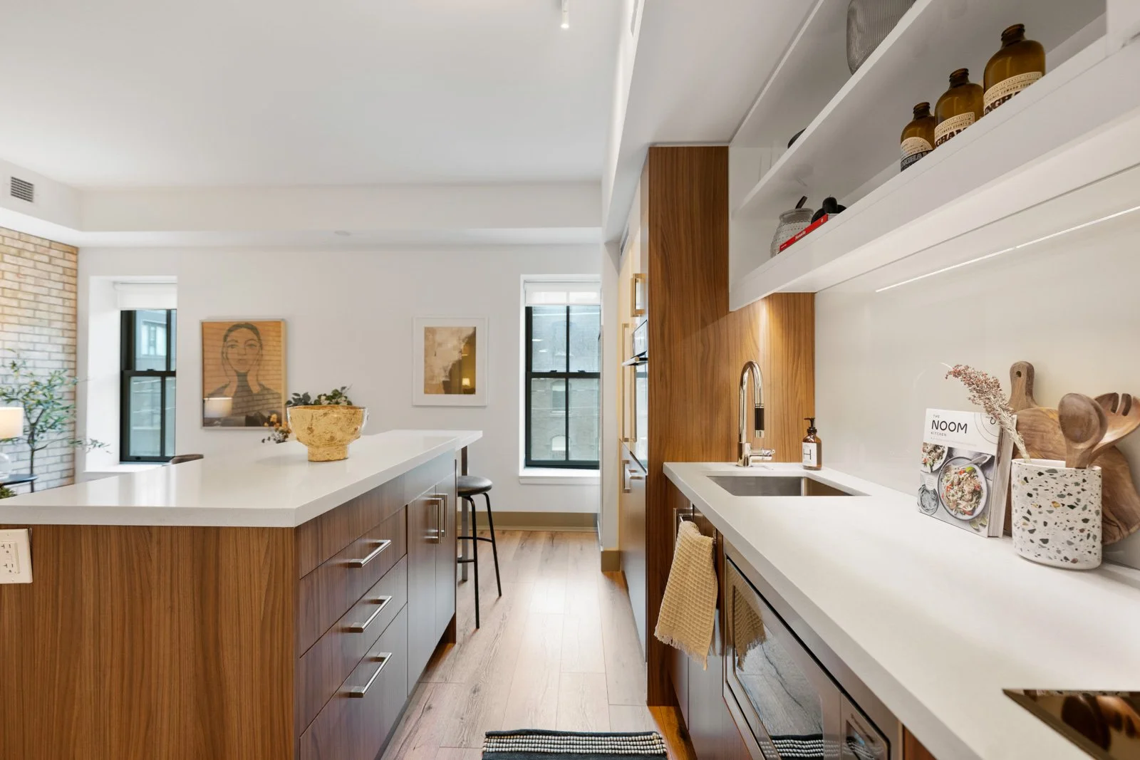 5.5 204-39 Sherbourne St-30.jpg