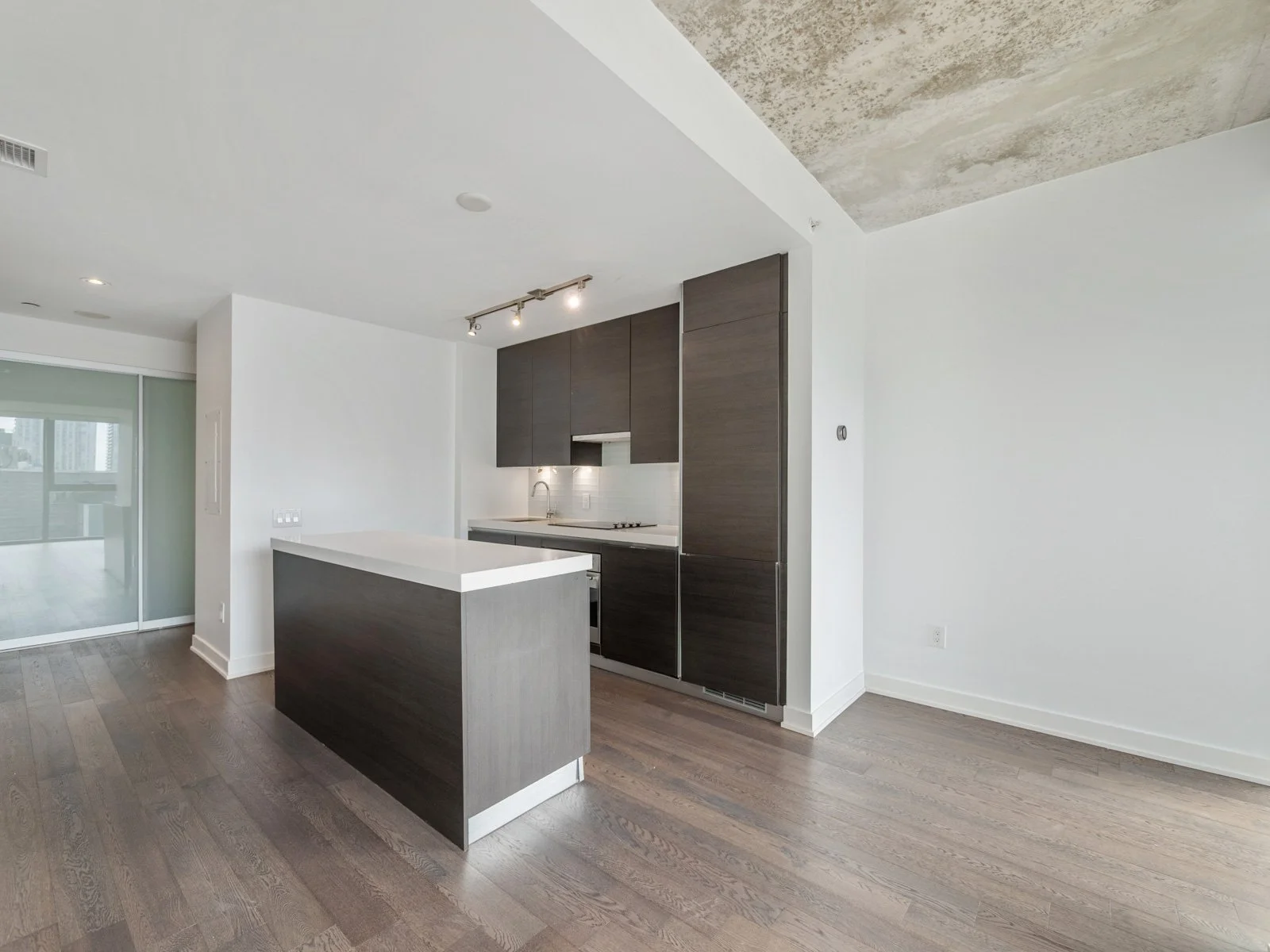 3. 929-629 King Street West-20.jpg