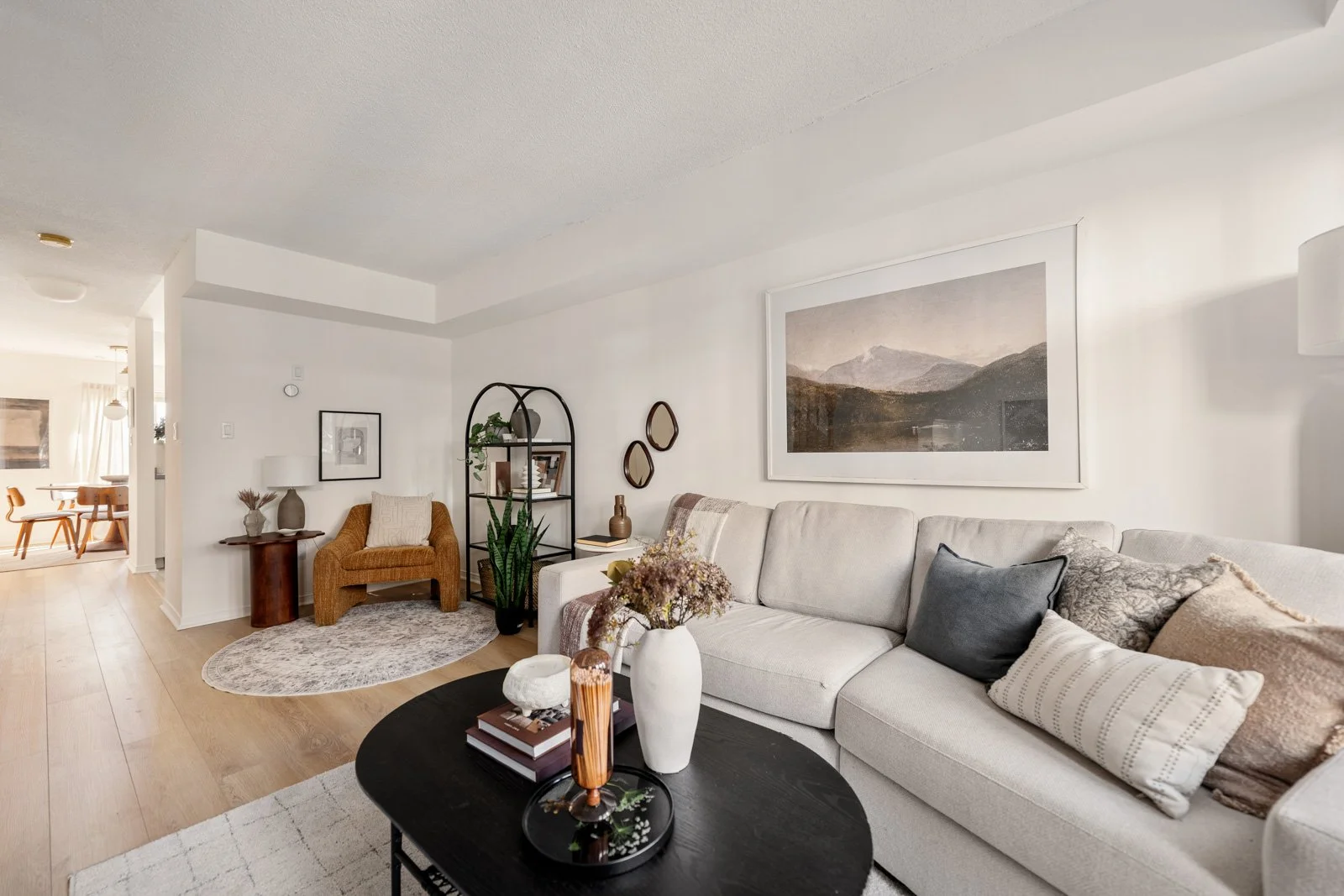 2. 221-20 Merchant Ln-17.jpg