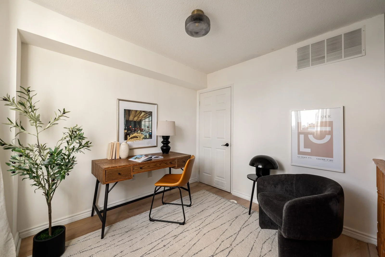 18. 221-20 Merchant Ln-62.jpg