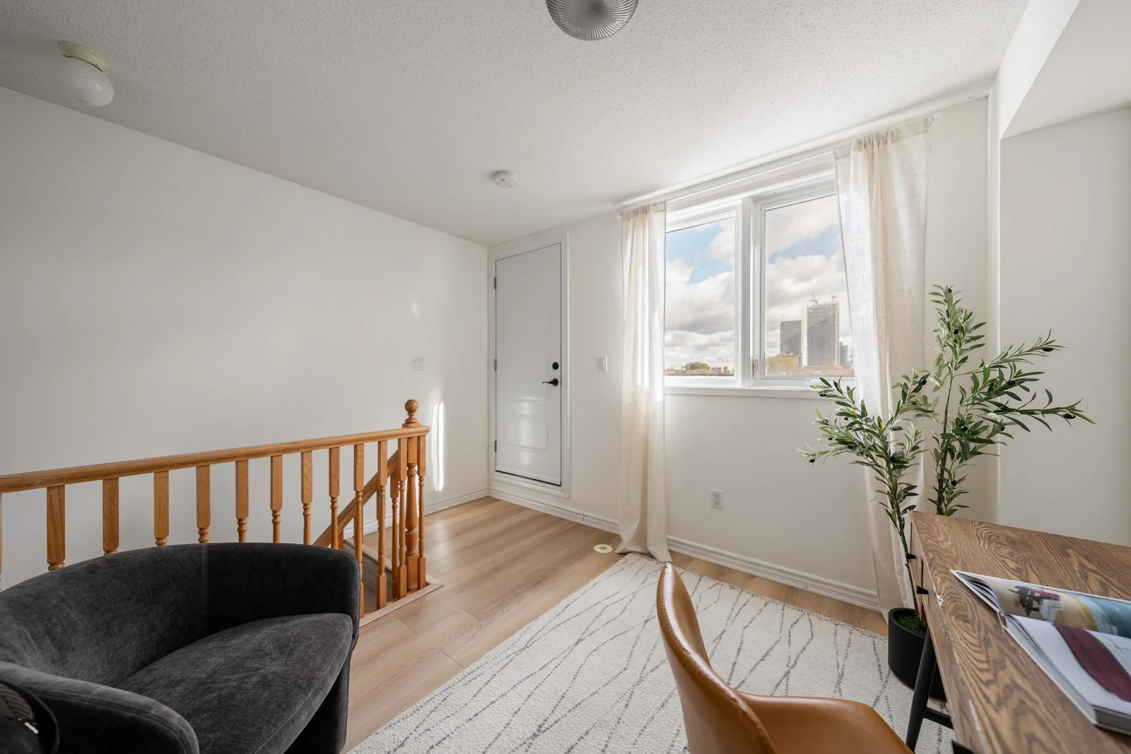 19. 221-20 Merchant Ln-63.jpg