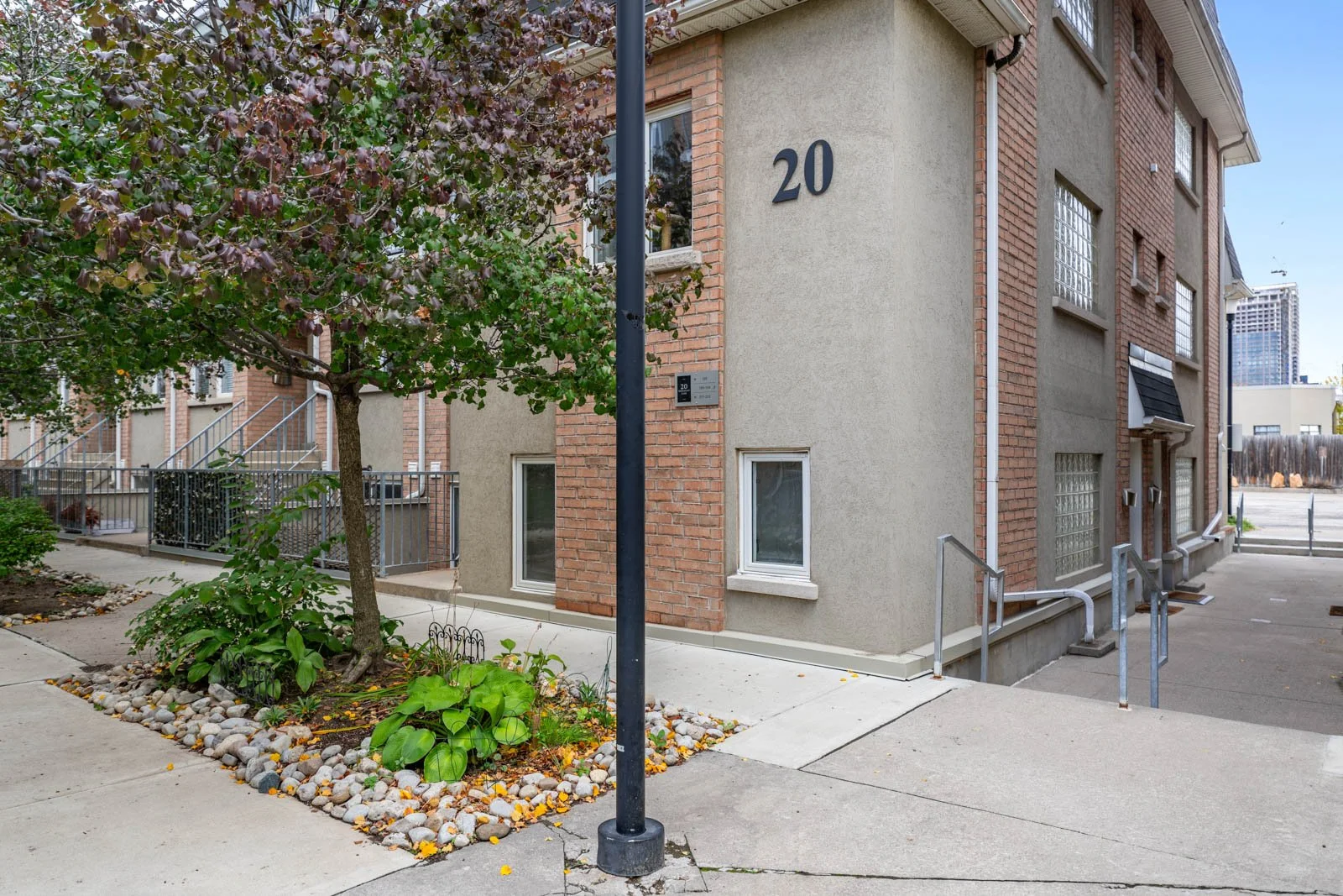 23. 221-20 Merchant Ln-1.jpg