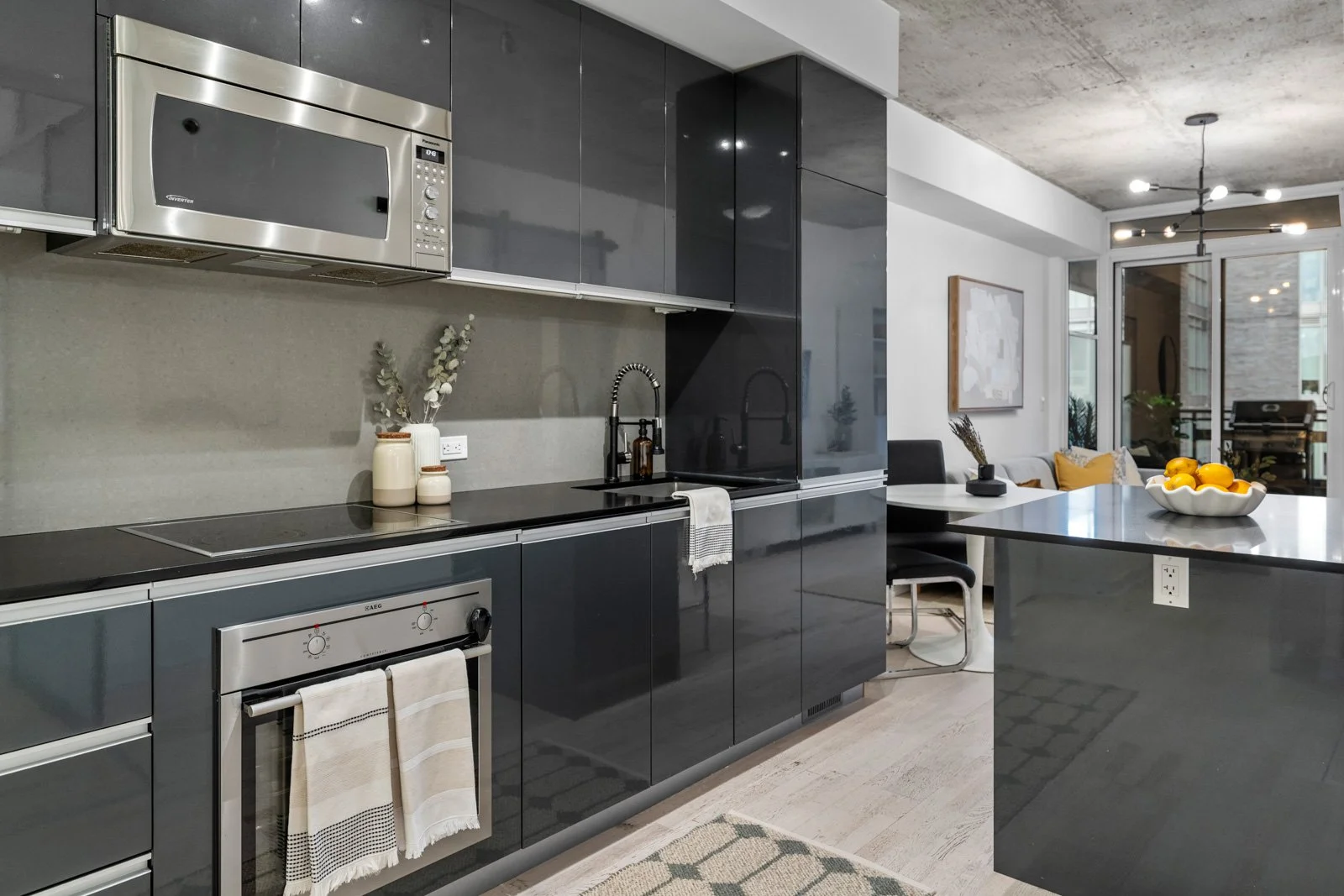 6. 714-20 Gladstone Ave-15.jpg