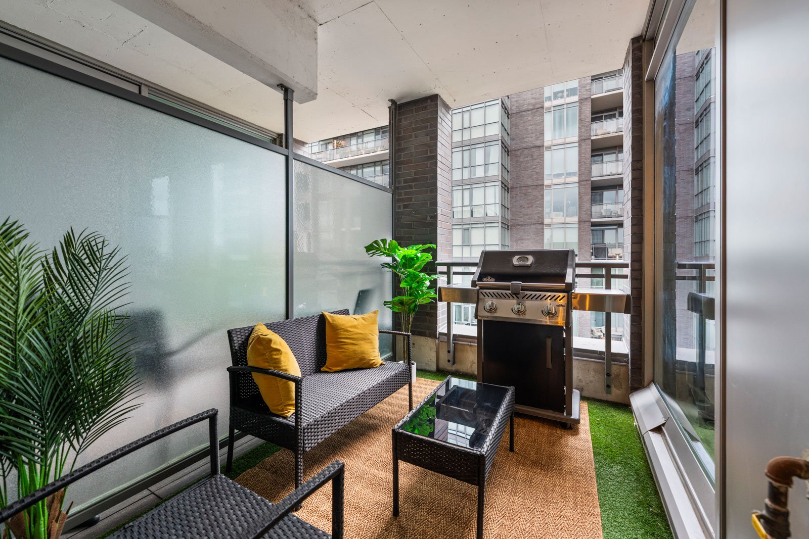 15. 714-20 Gladstone Ave-31.jpg