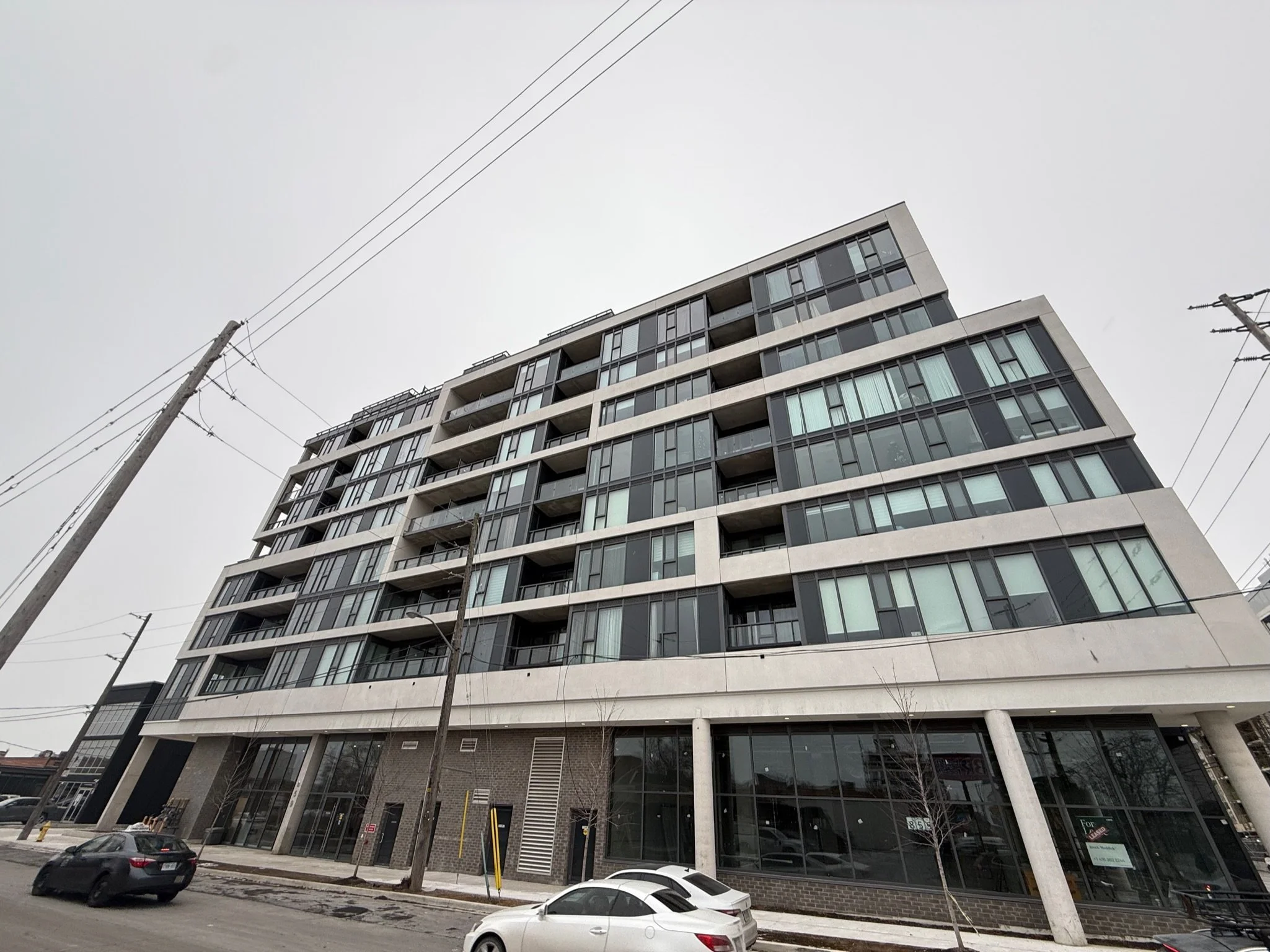 859 The Queensway #818