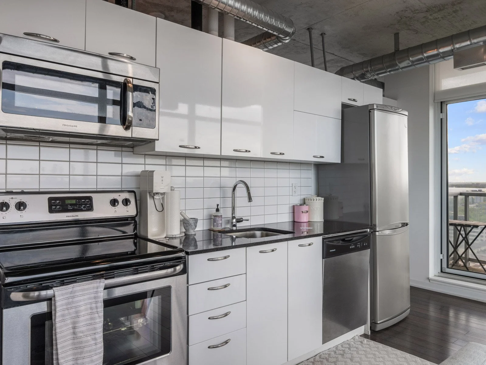 6.5 150 Sudbury St #1802-18.jpg