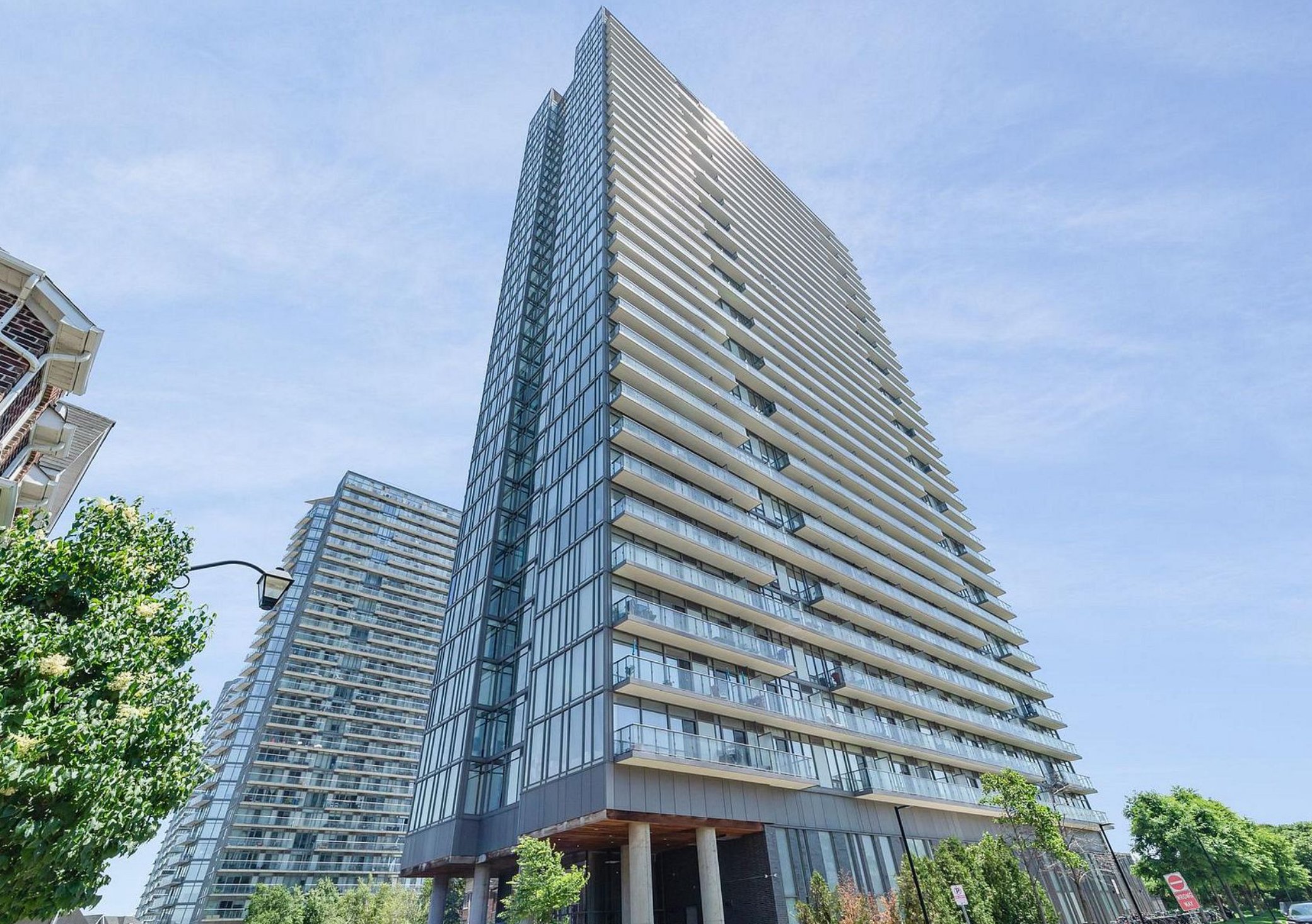 105 The Queensway #2712